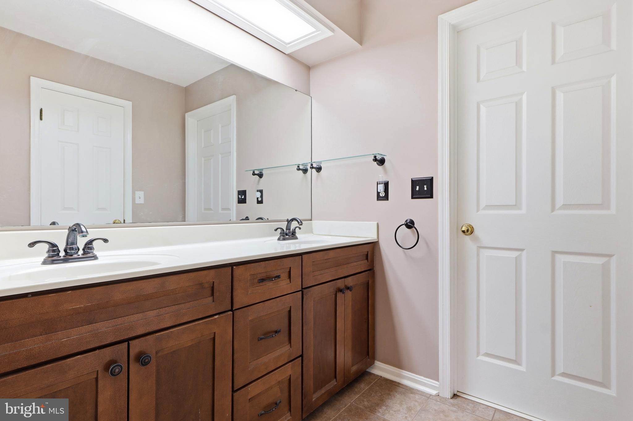 LAUREL WOODS - Residential