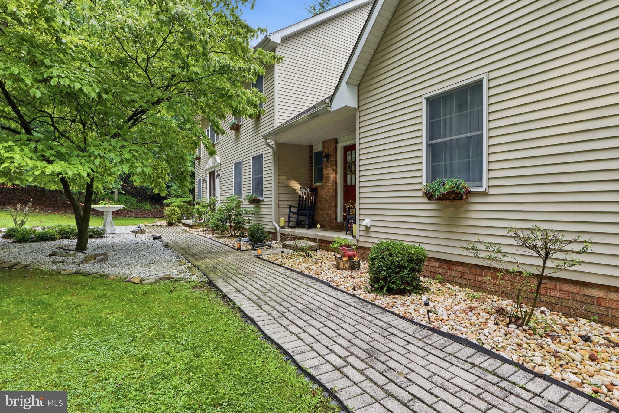 LAUREL WOODS - Residential