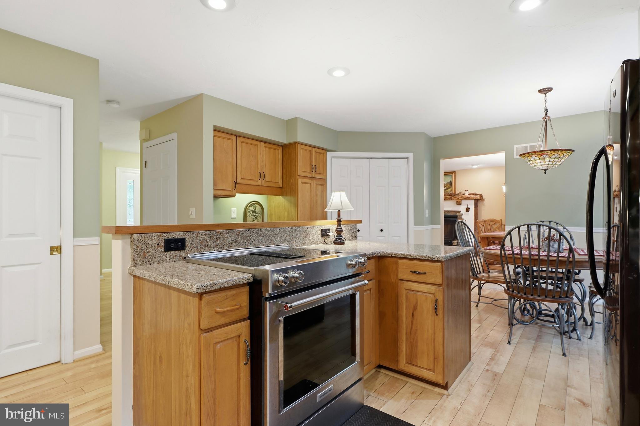 LAUREL WOODS - Residential