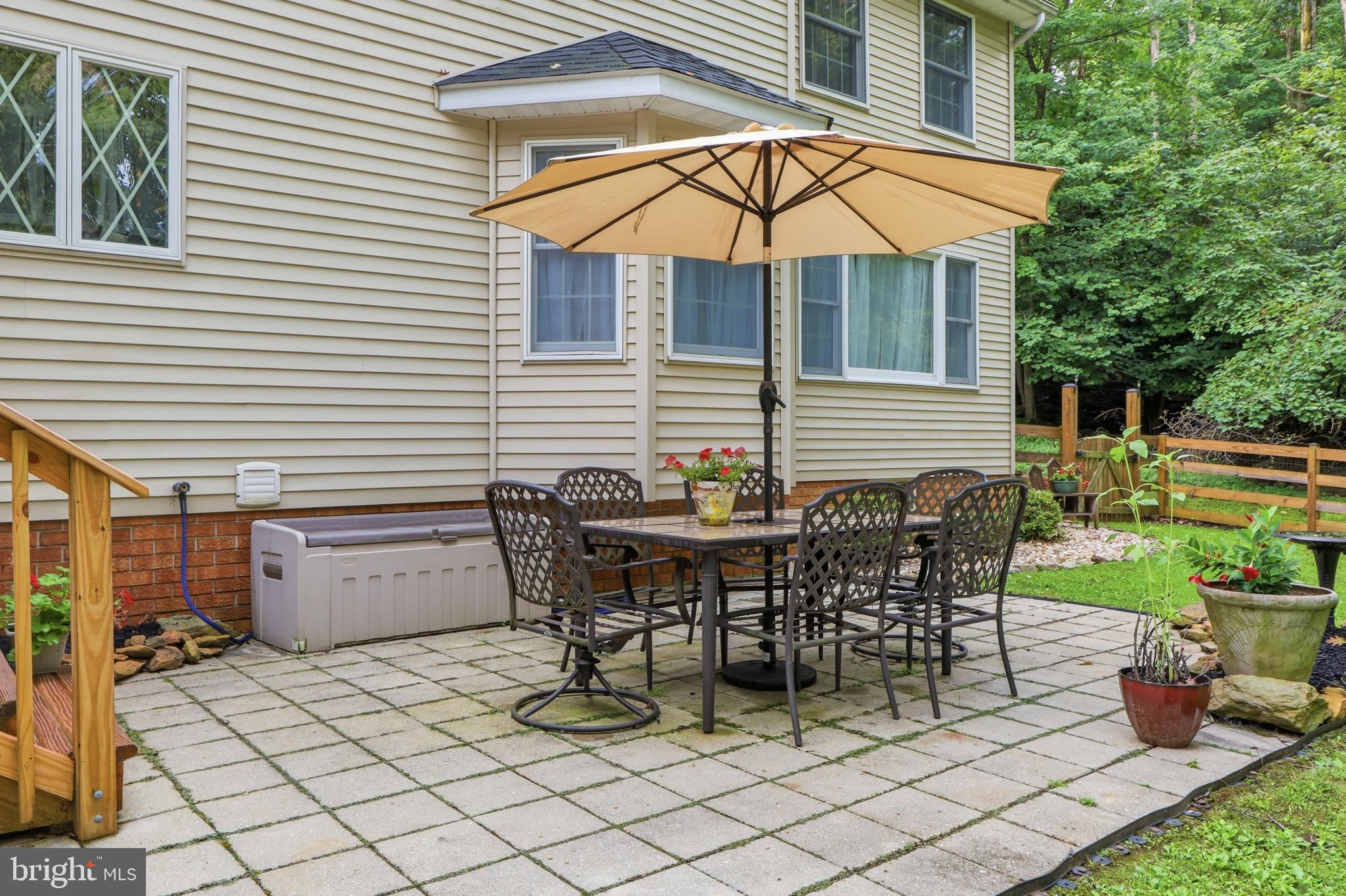 LAUREL WOODS - Residential