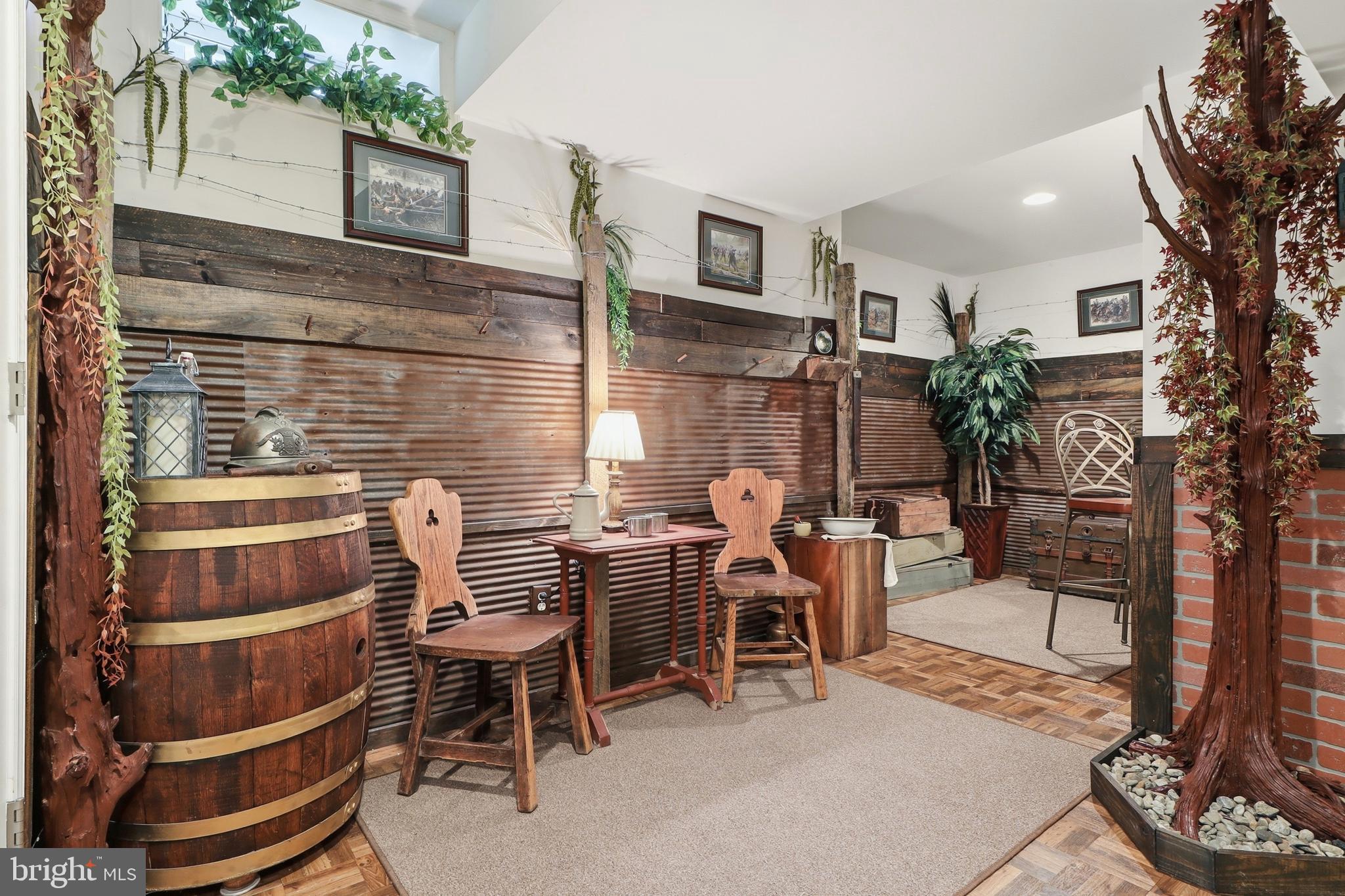 LAUREL WOODS - Residential