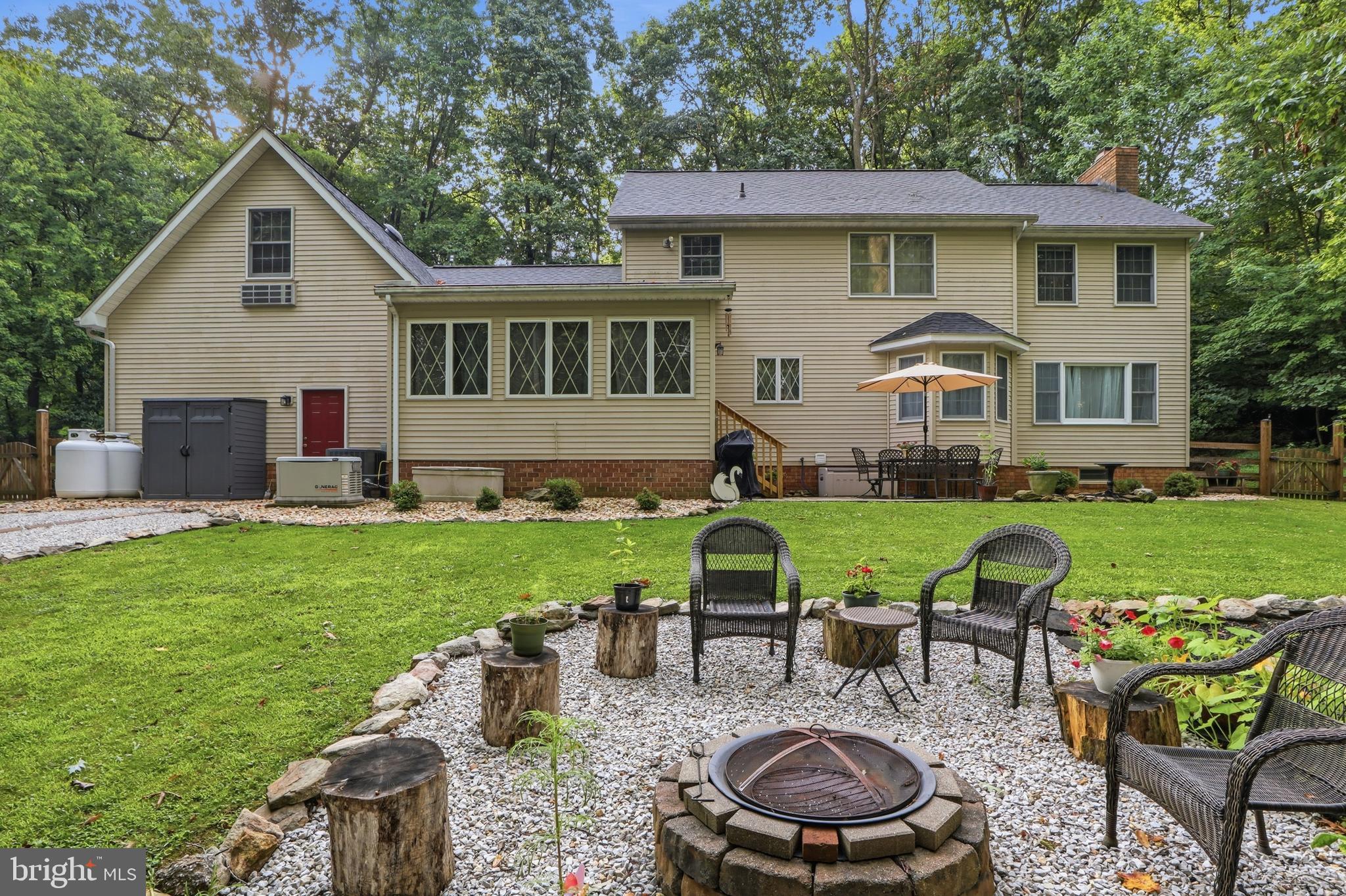 LAUREL WOODS - Residential