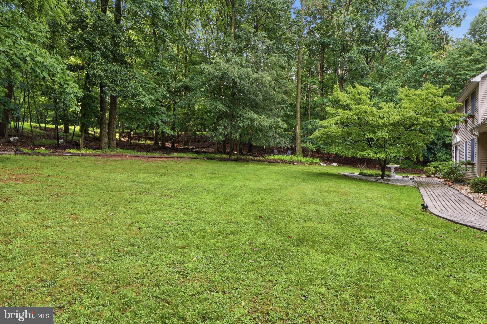 LAUREL WOODS - Residential