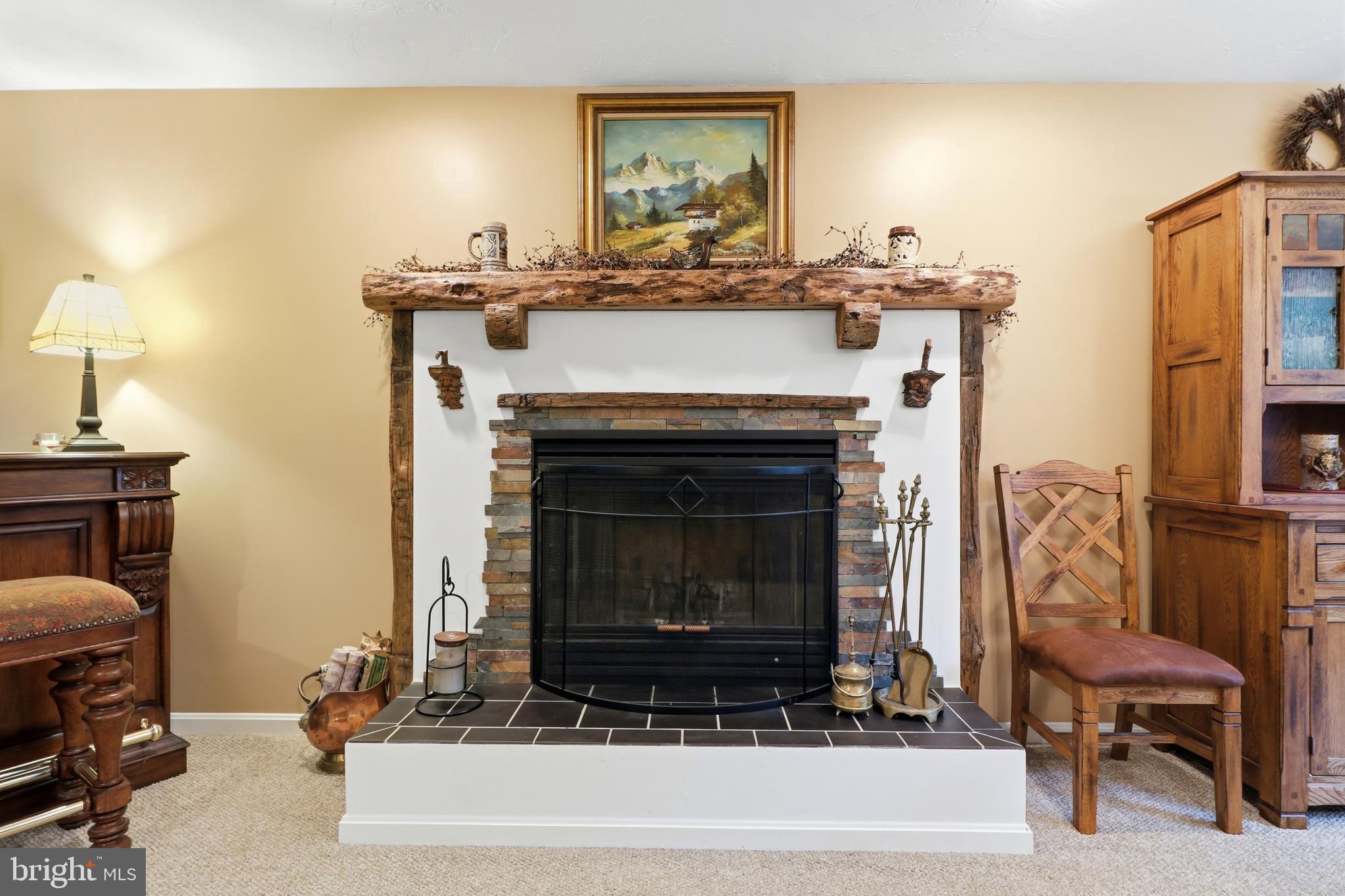 LAUREL WOODS - Residential