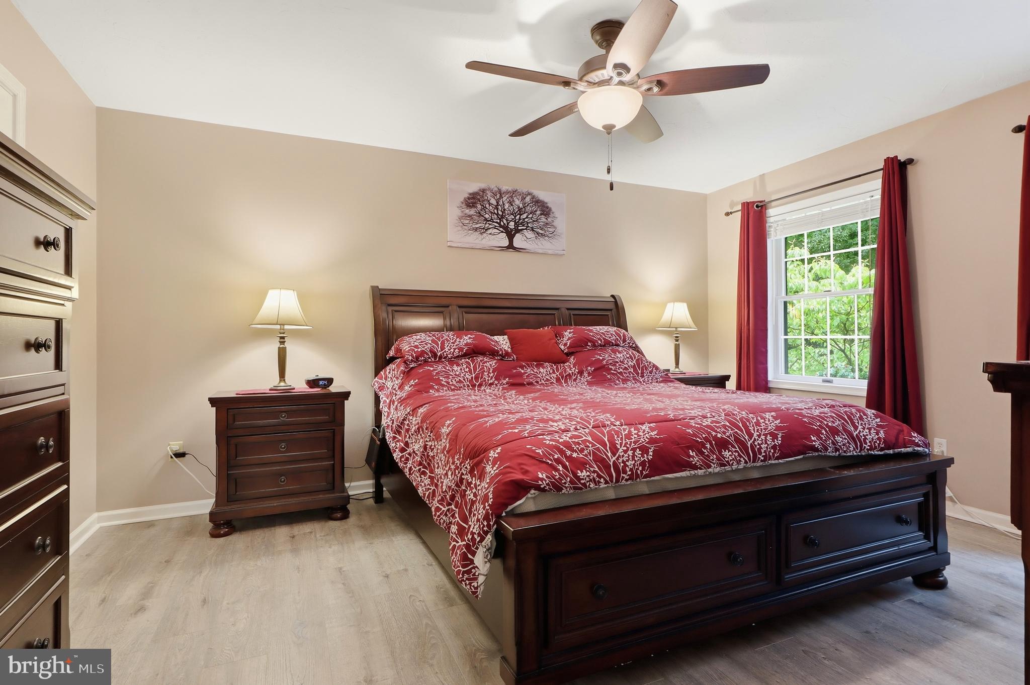 LAUREL WOODS - Residential