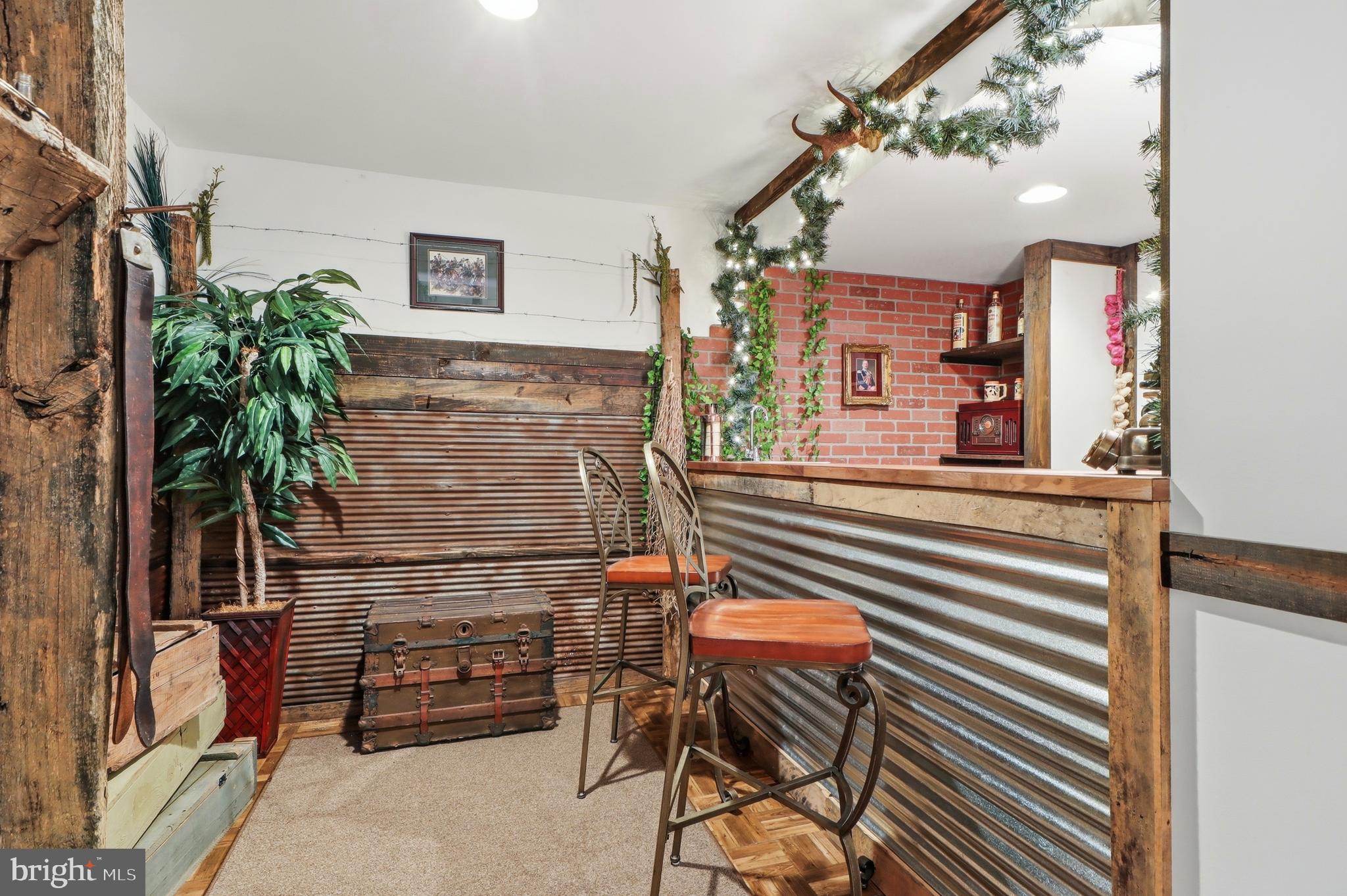 LAUREL WOODS - Residential