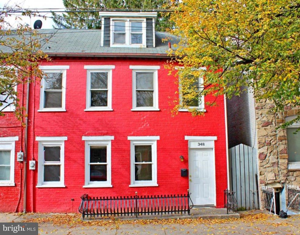 SOUTH WEST LANCASTER - Residential
