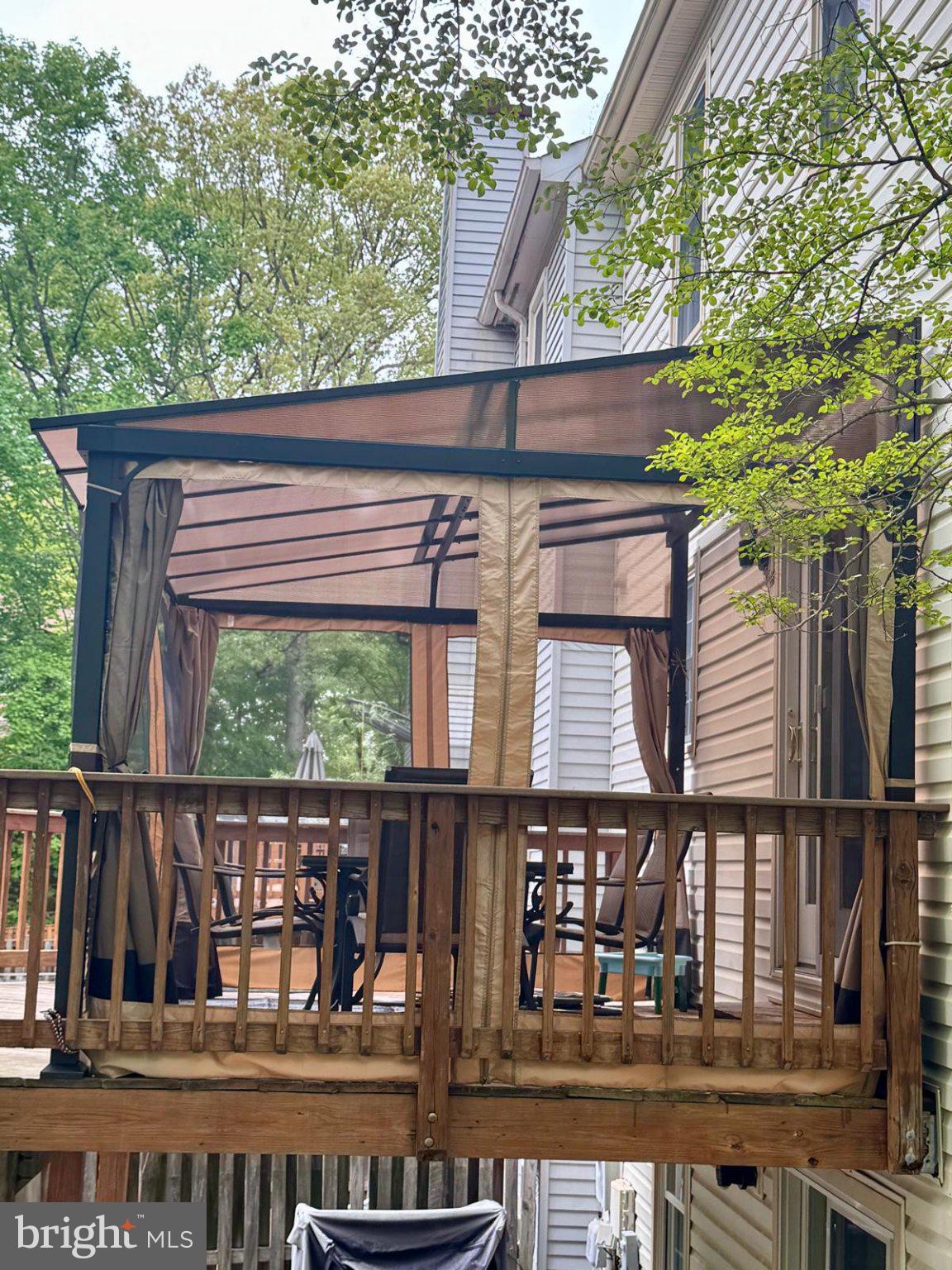 SPRING WOODS - Residential