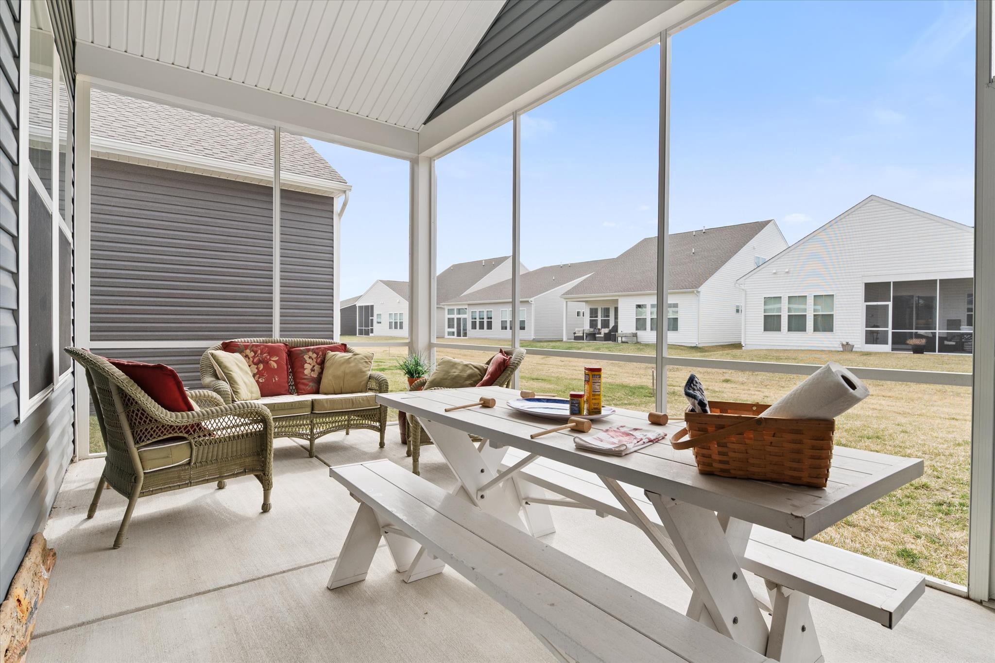 FOUR SEASONS AT KENT ISLAND - Residential