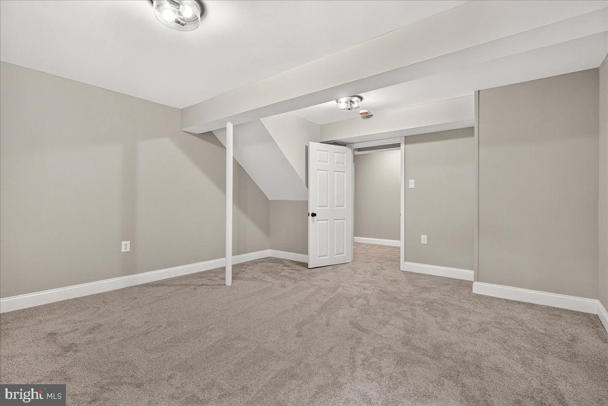 MIDDLEBROOK COMMONS - Residential