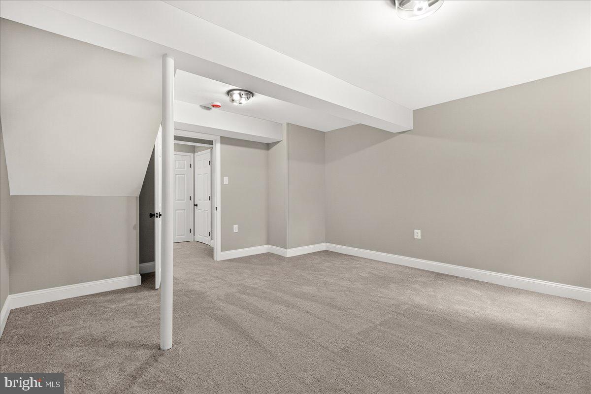 MIDDLEBROOK COMMONS - Residential