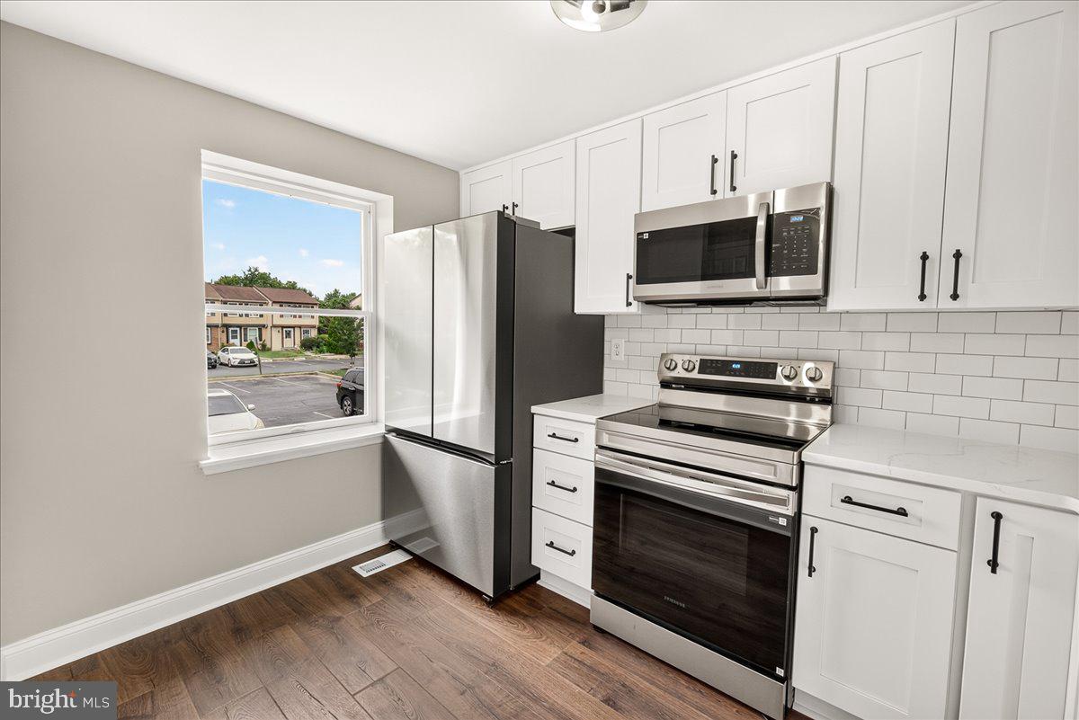 MIDDLEBROOK COMMONS - Residential