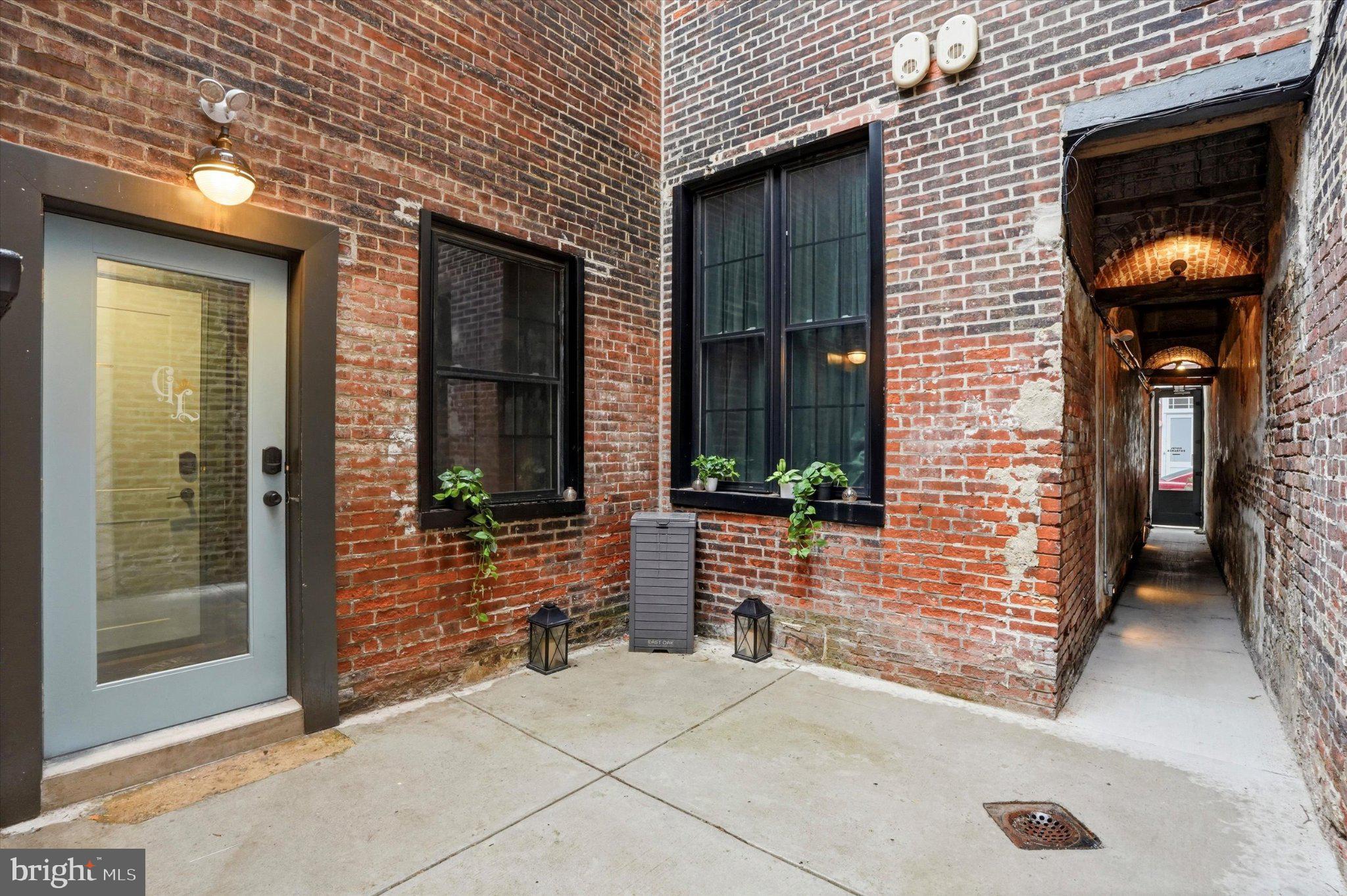 OLD CITY - Commercial Sale