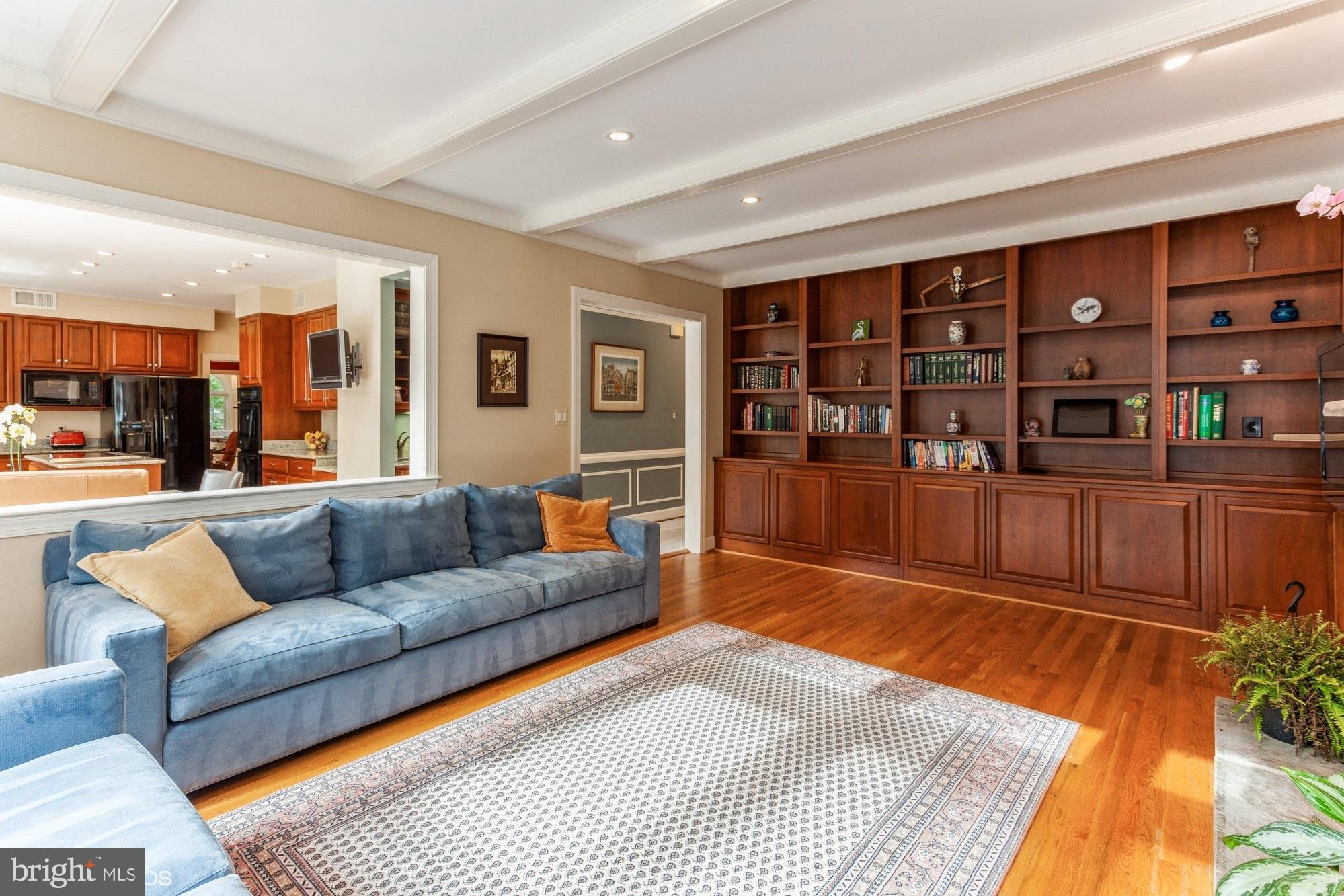 LAKE POTOMAC - Residential