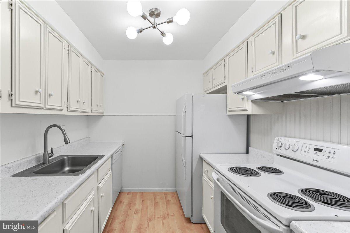 HICKORY HILL - Residential