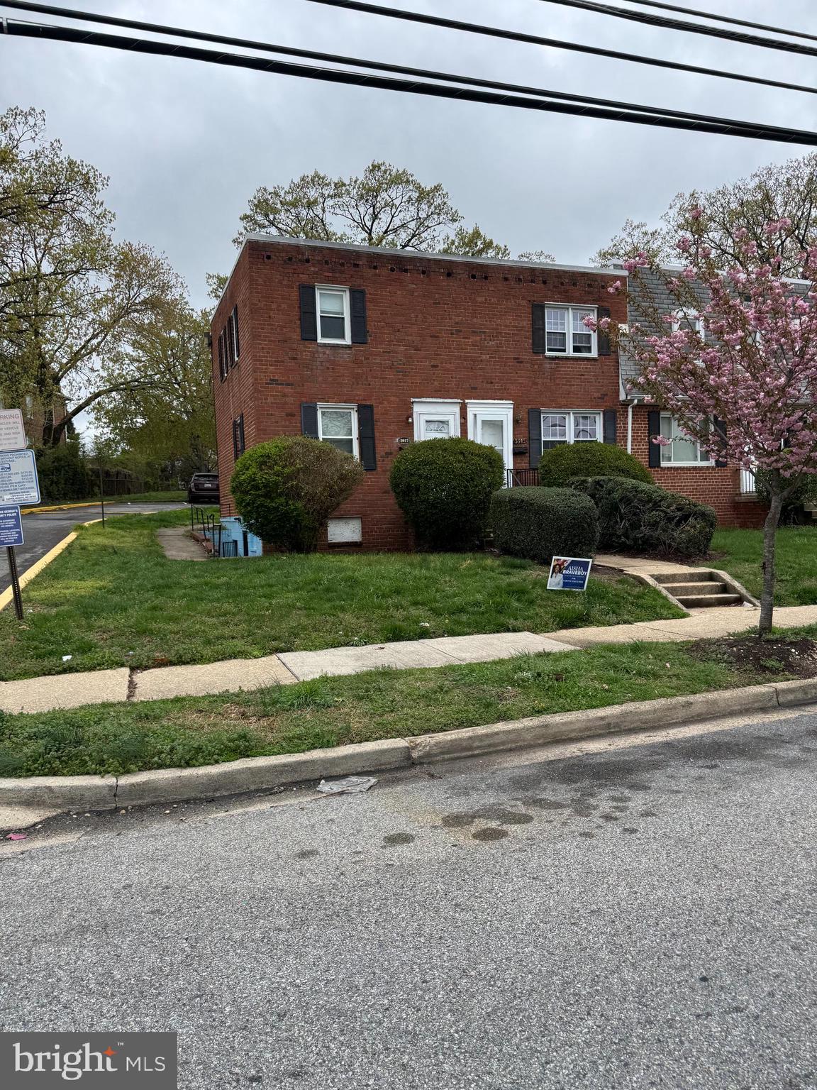 IVERSON VILLAGE - Residential