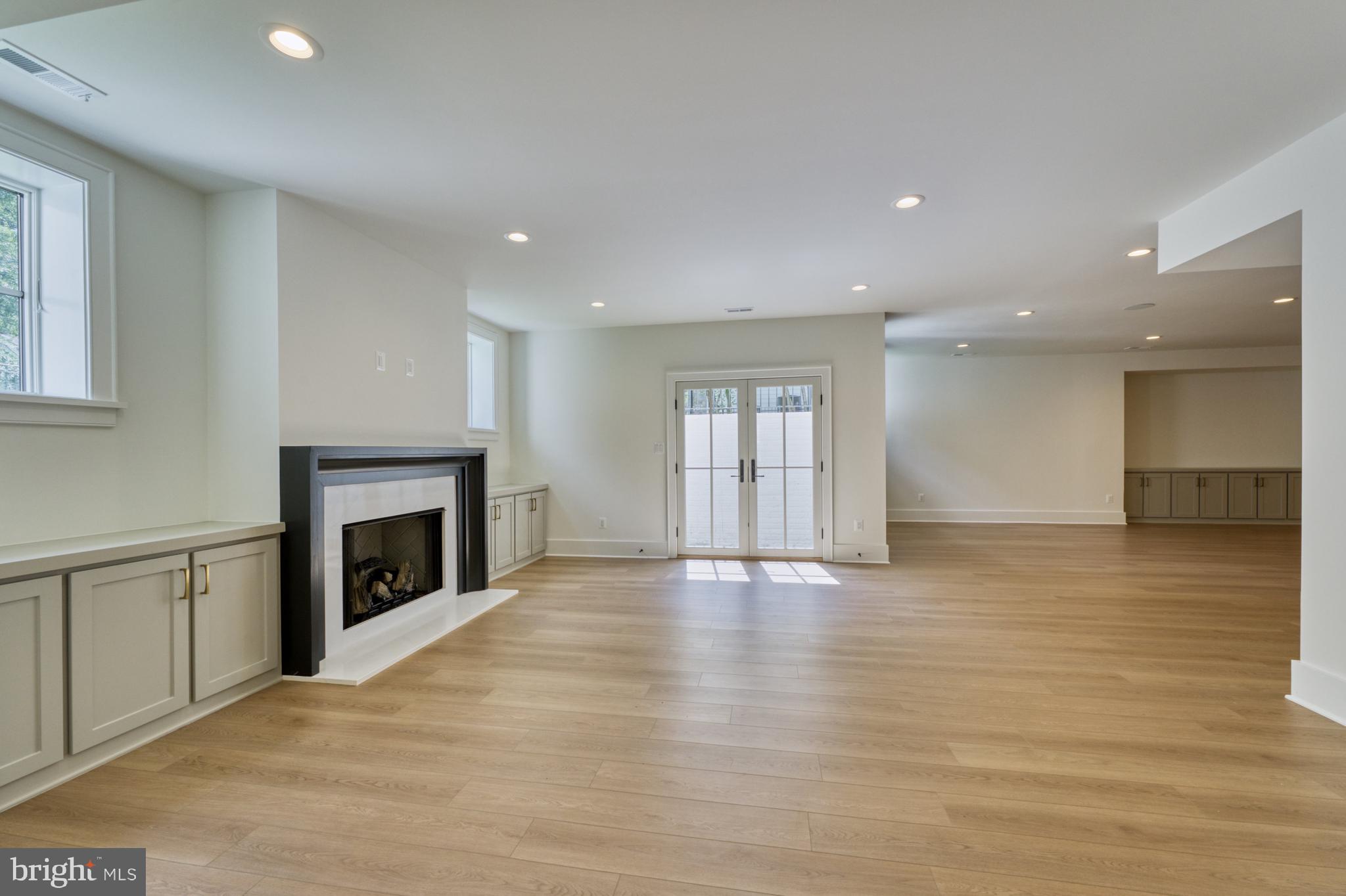 CHESTERBROOK WOODS - Residential