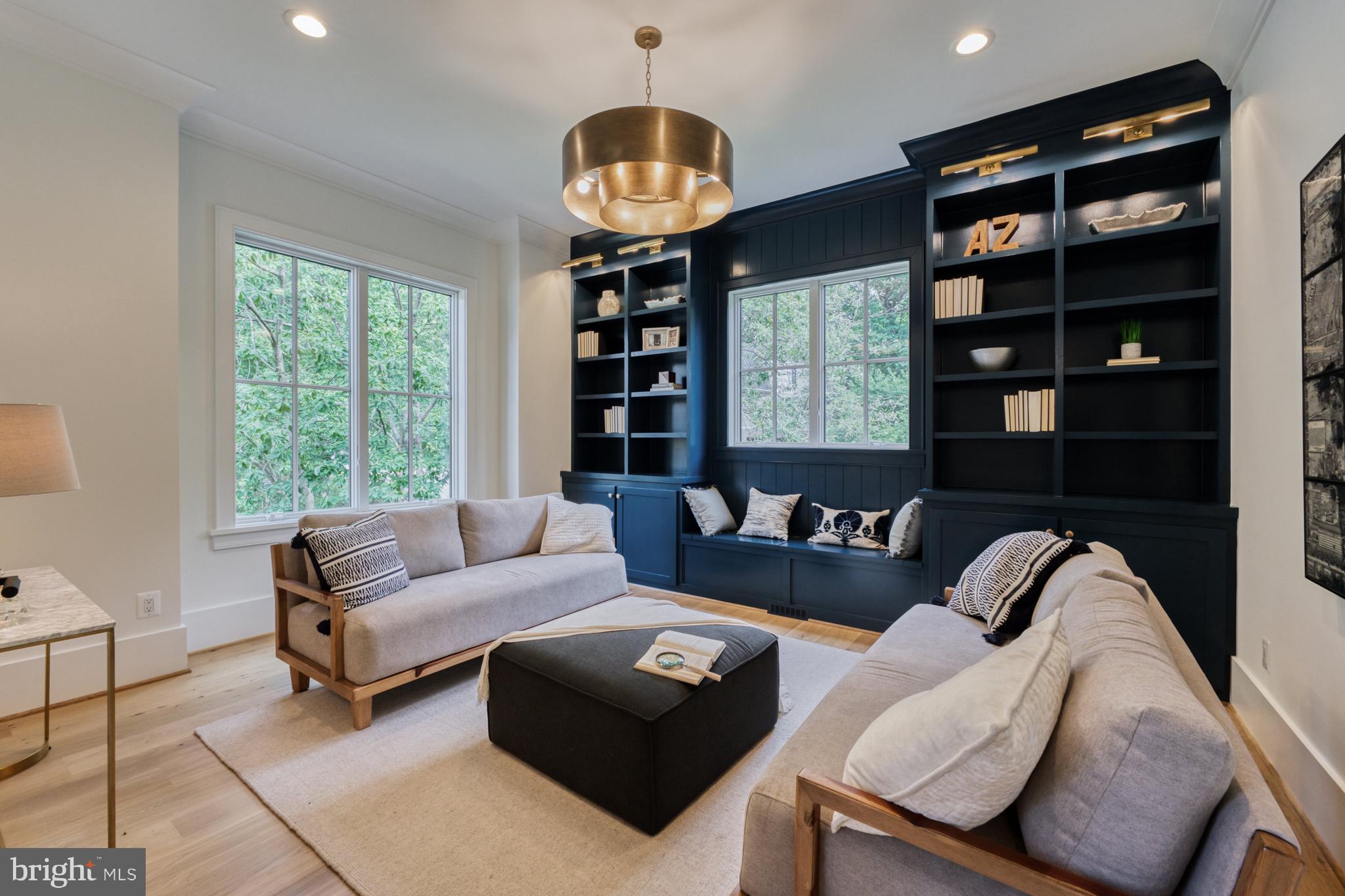 CHESTERBROOK WOODS - Residential