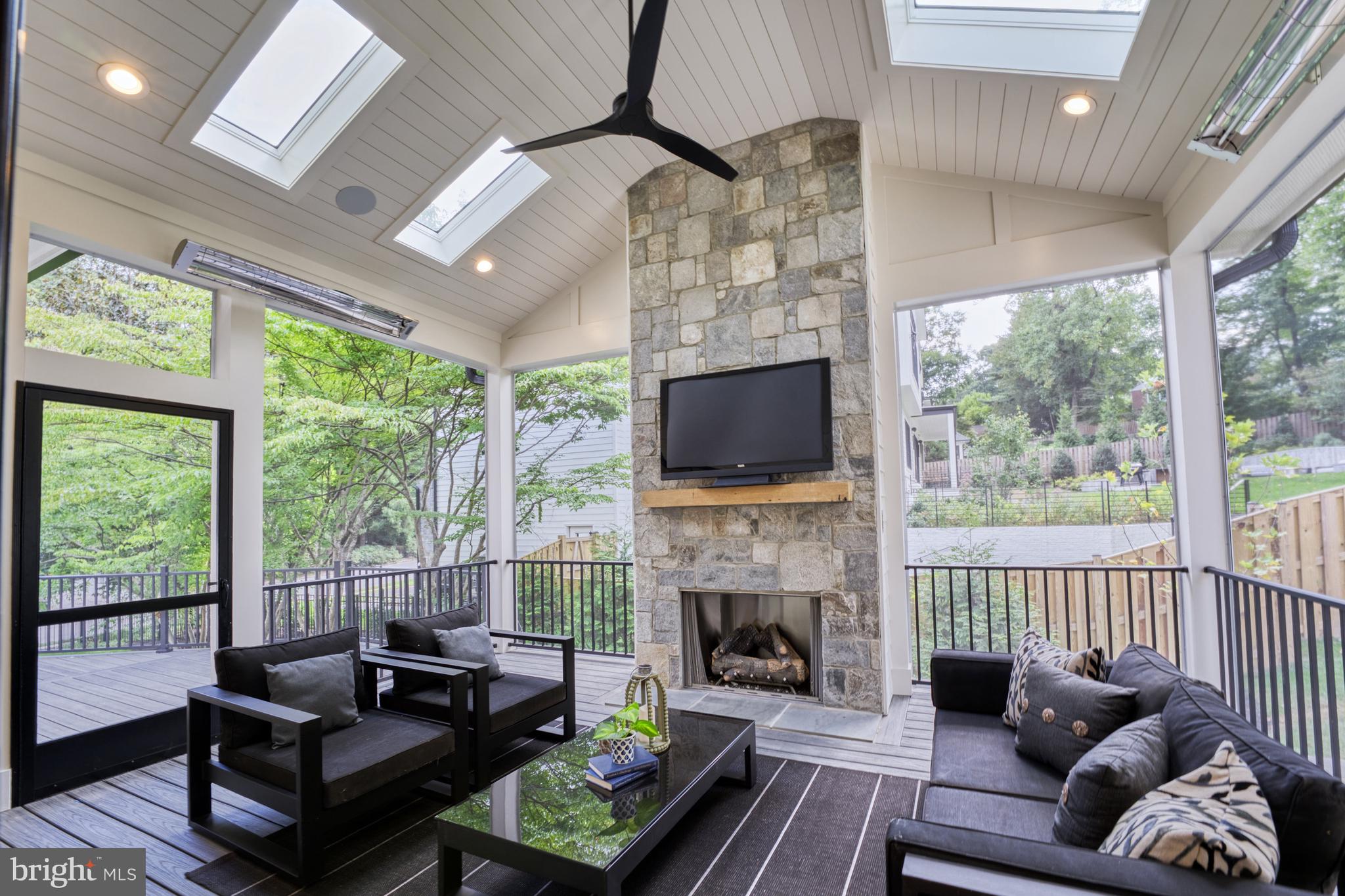 CHESTERBROOK WOODS - Residential