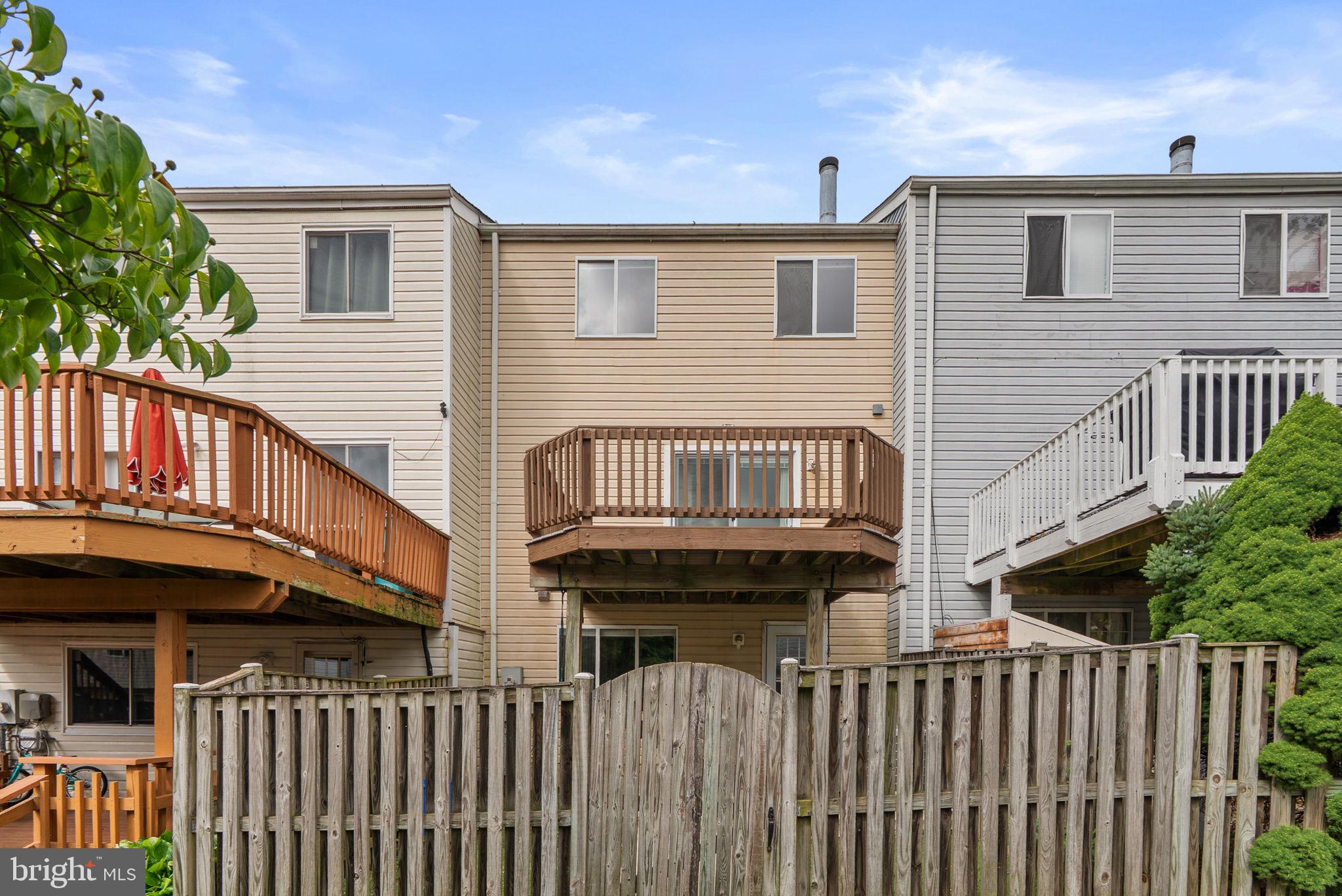 GUNNERS LAKE VILLAGE - Residential