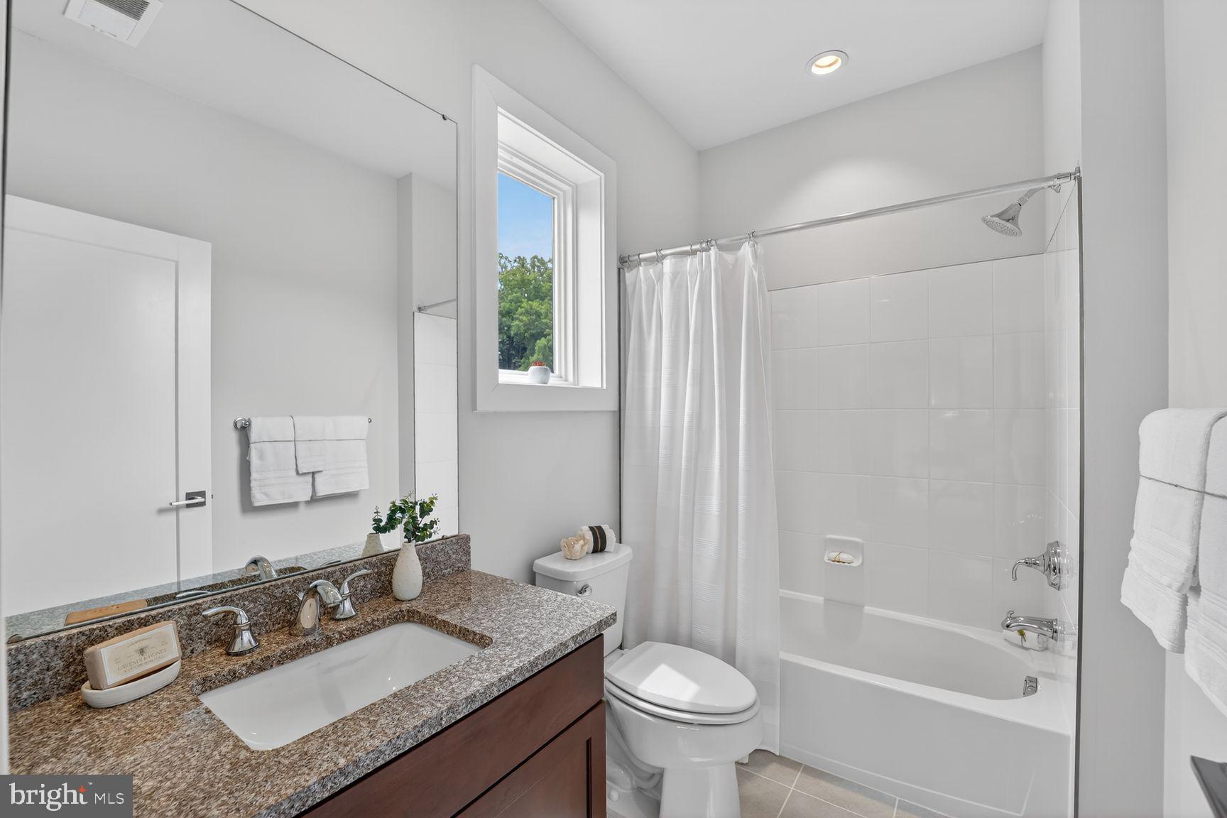 THE RIDINGS AT NORTH BRANCH - Residential