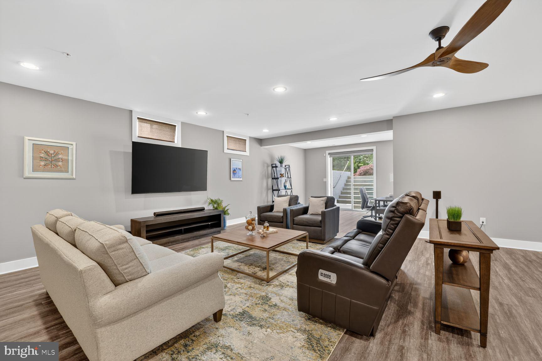 THE RIDINGS AT NORTH BRANCH - Residential