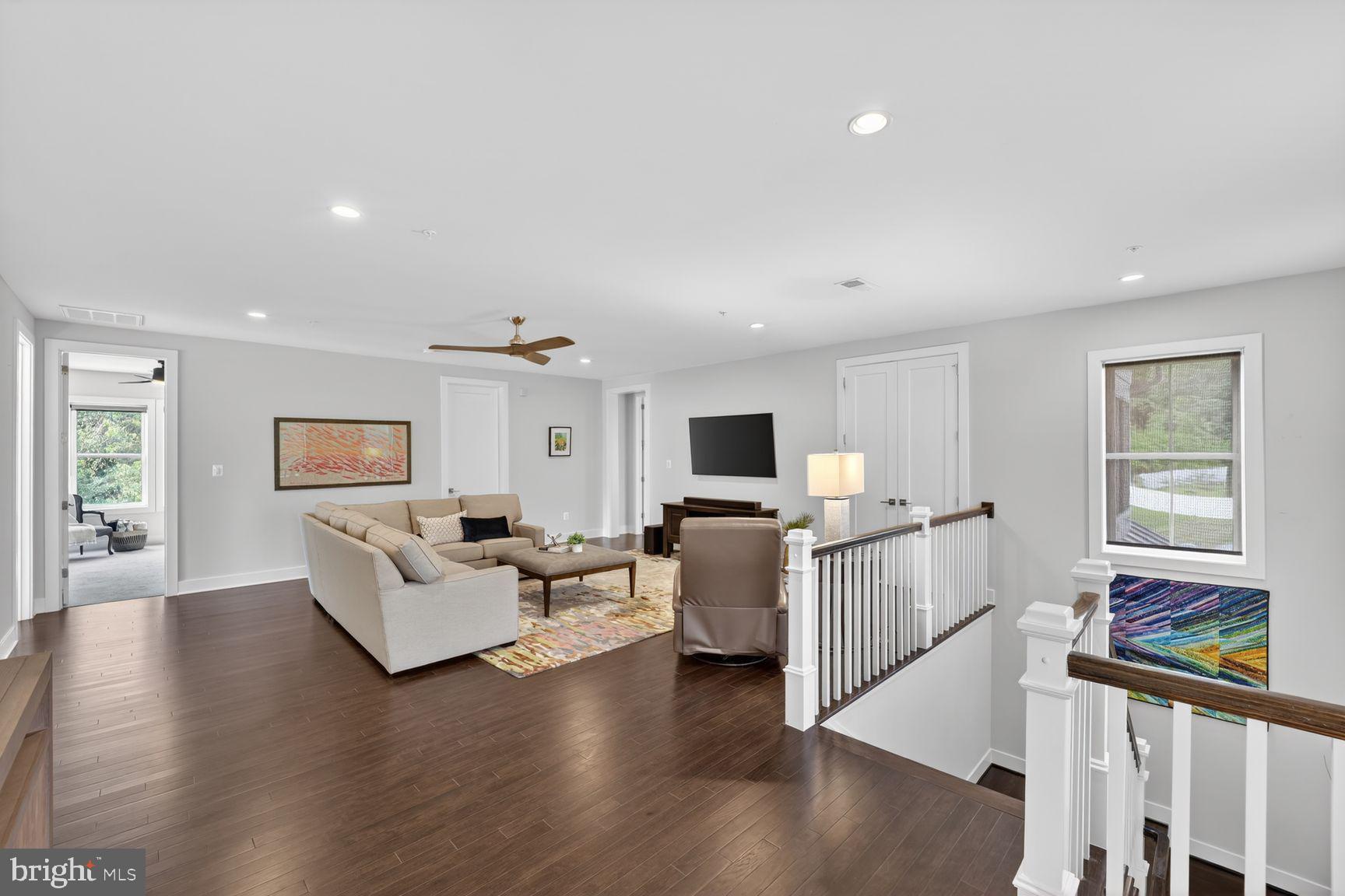 THE RIDINGS AT NORTH BRANCH - Residential