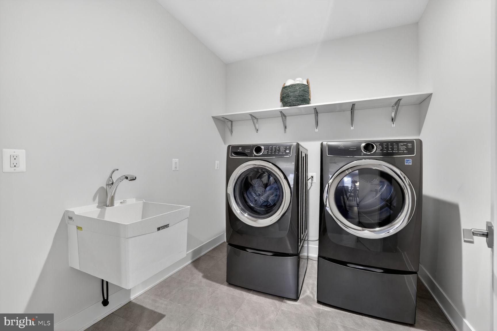 THE RIDINGS AT NORTH BRANCH - Residential