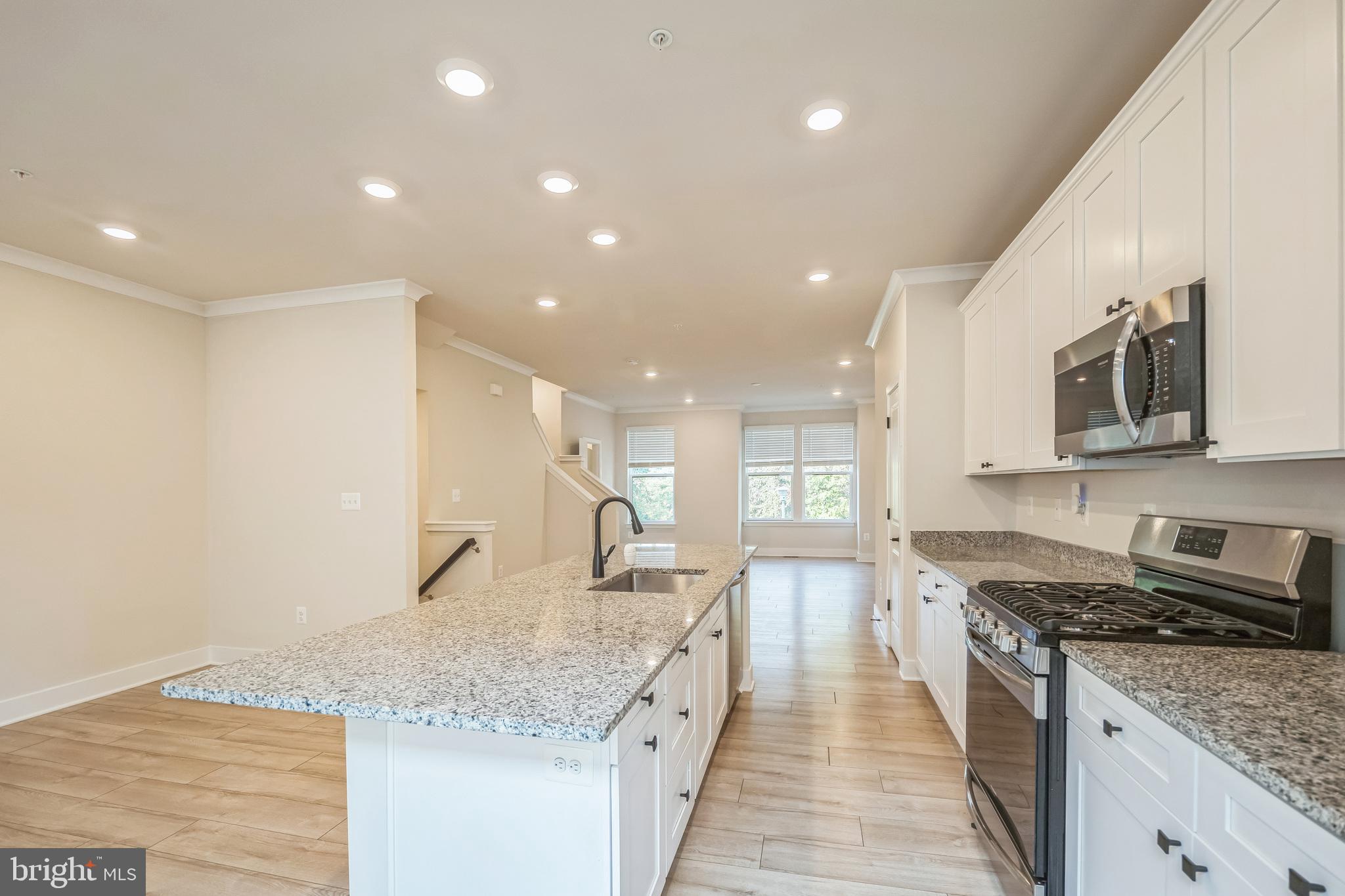 MEDFIELD - Residential