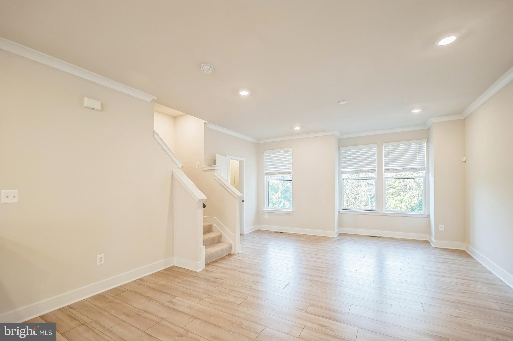 MEDFIELD - Residential