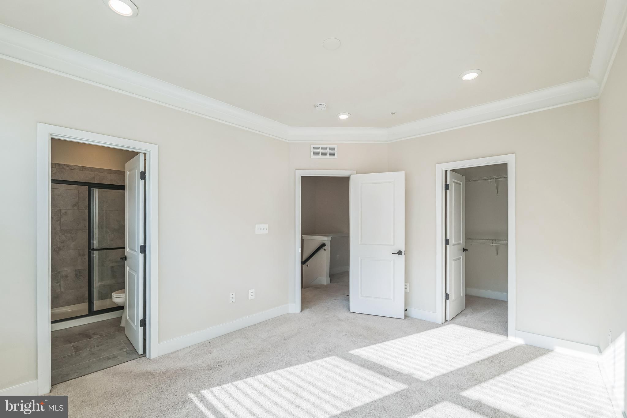 MEDFIELD - Residential