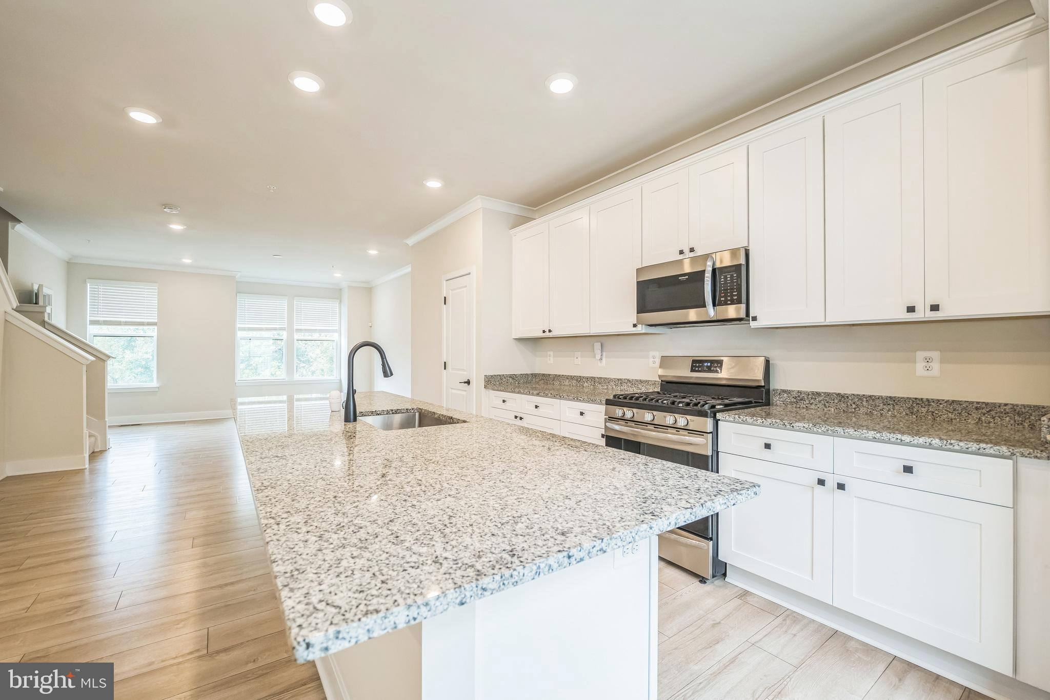 MEDFIELD - Residential