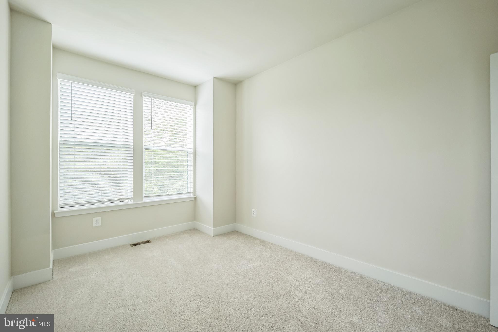 MEDFIELD - Residential