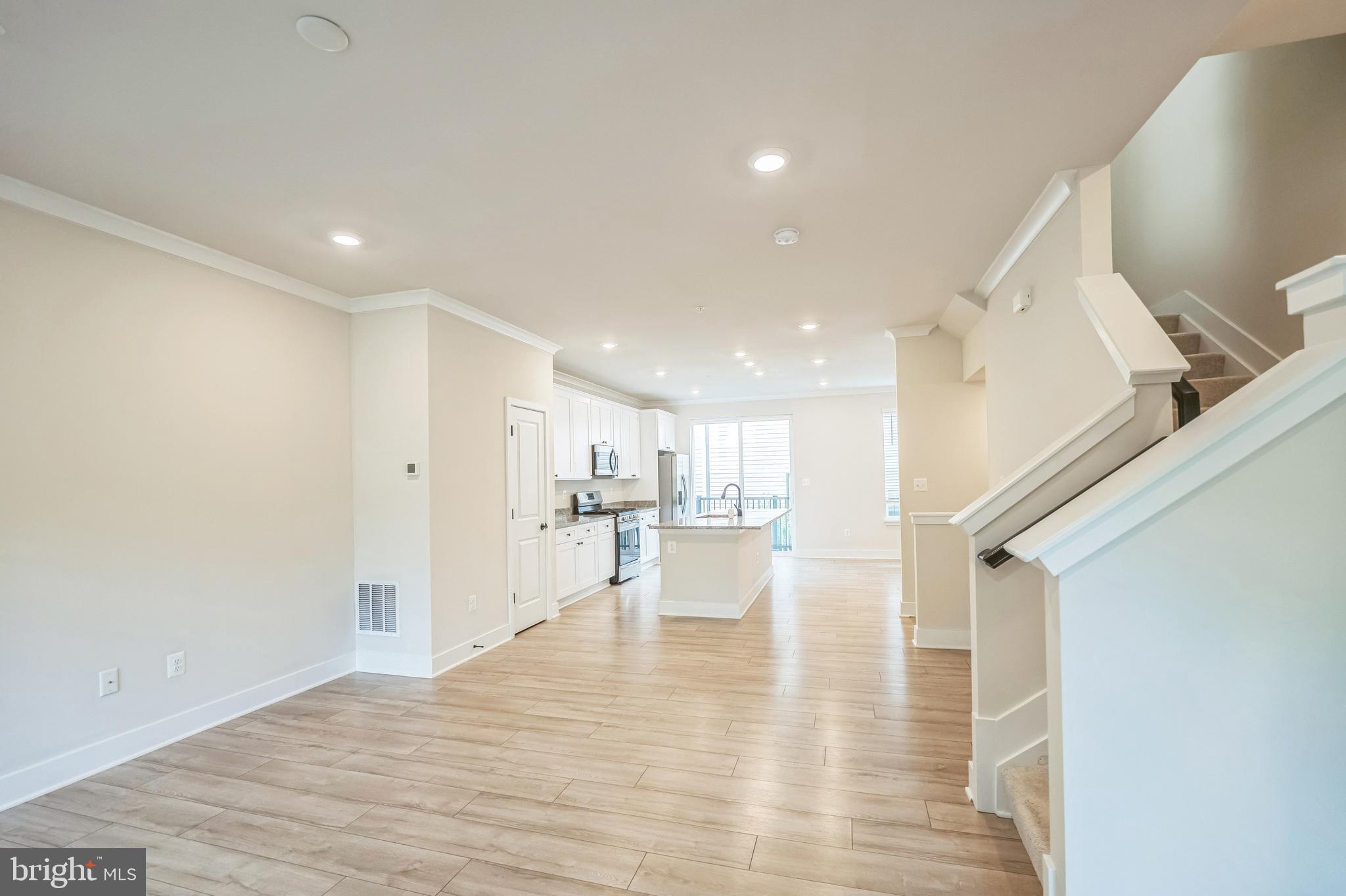 MEDFIELD - Residential