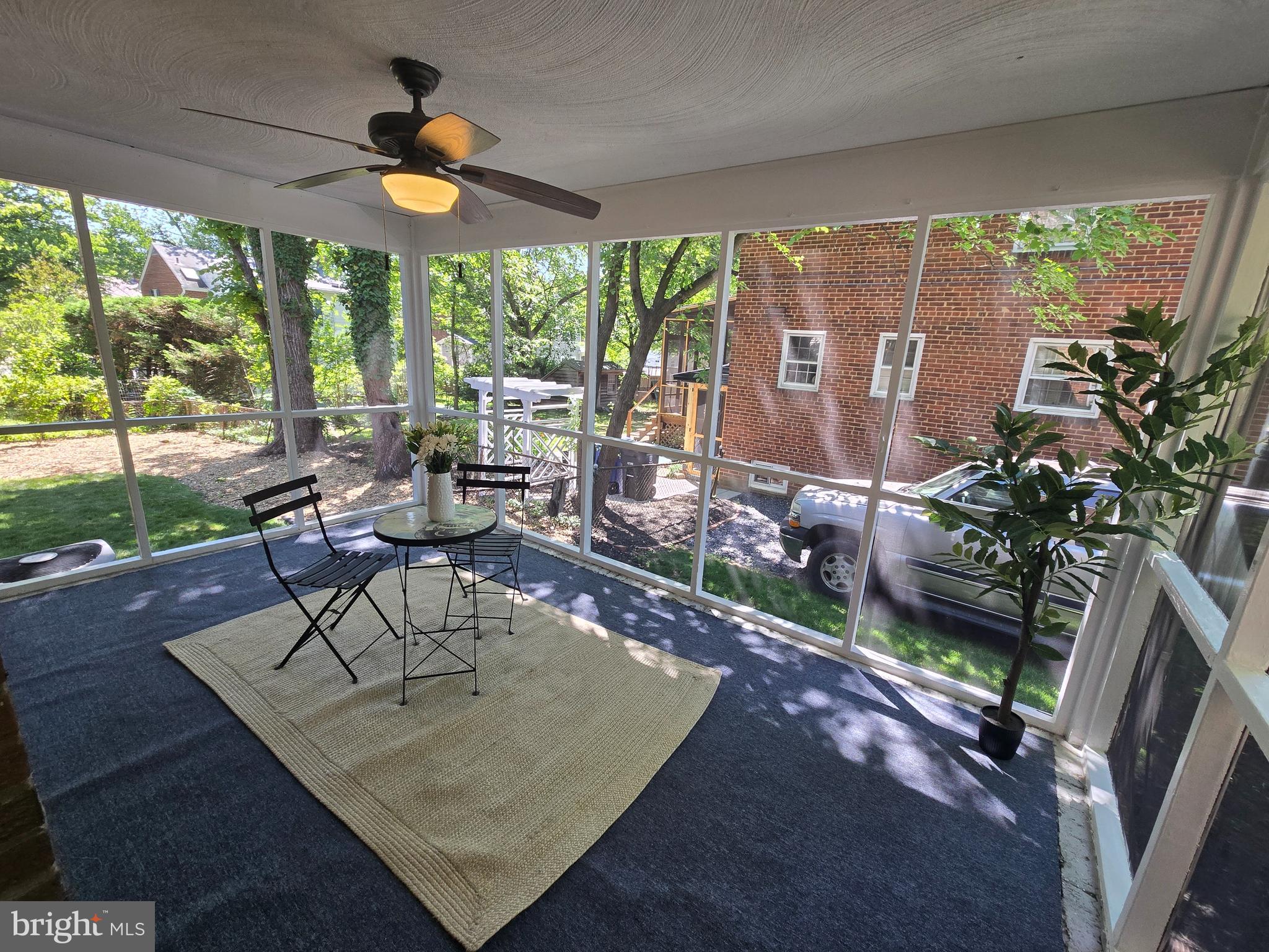 ARLINGTON HEIGHTS - Residential