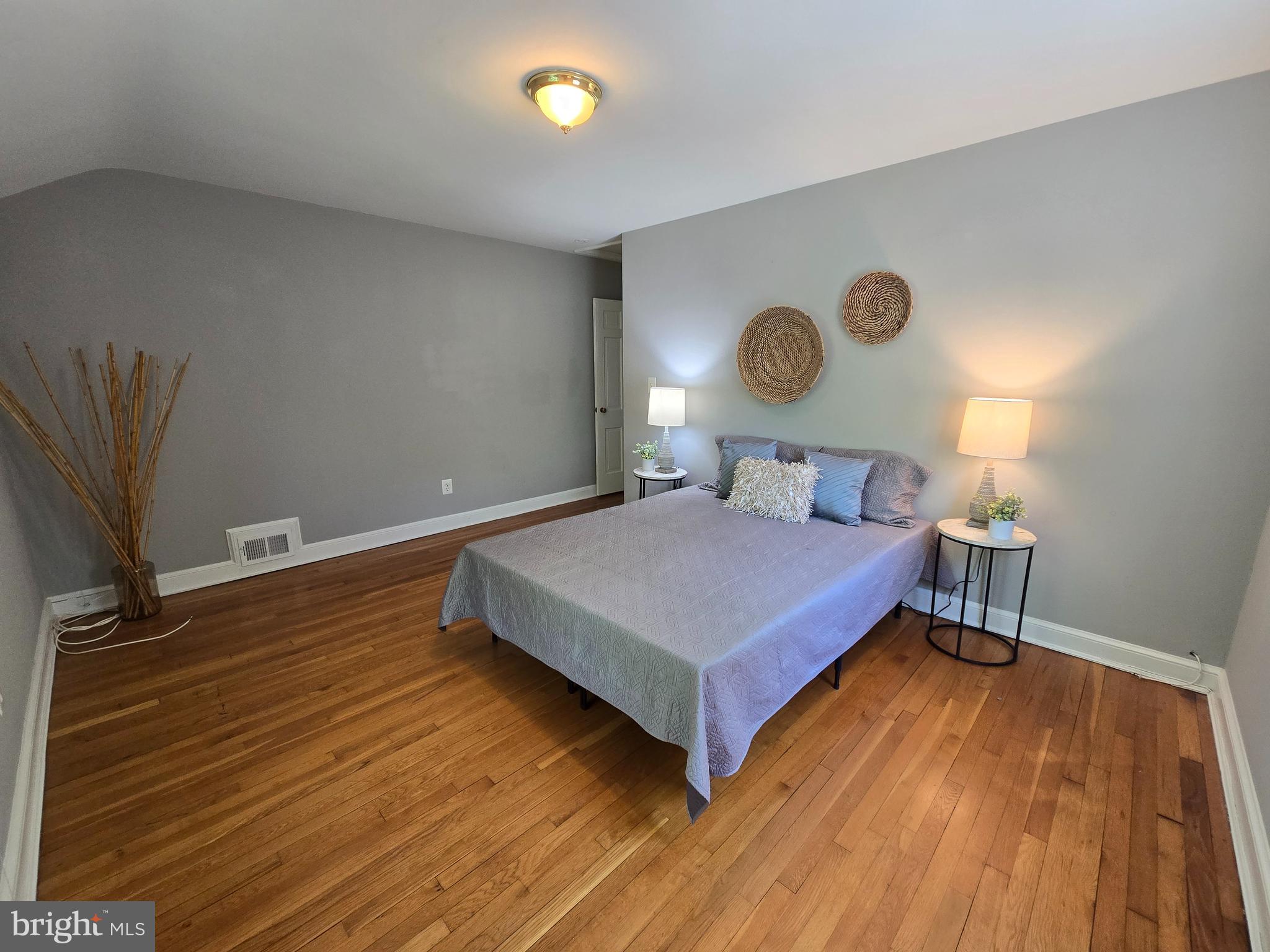 ARLINGTON HEIGHTS - Residential