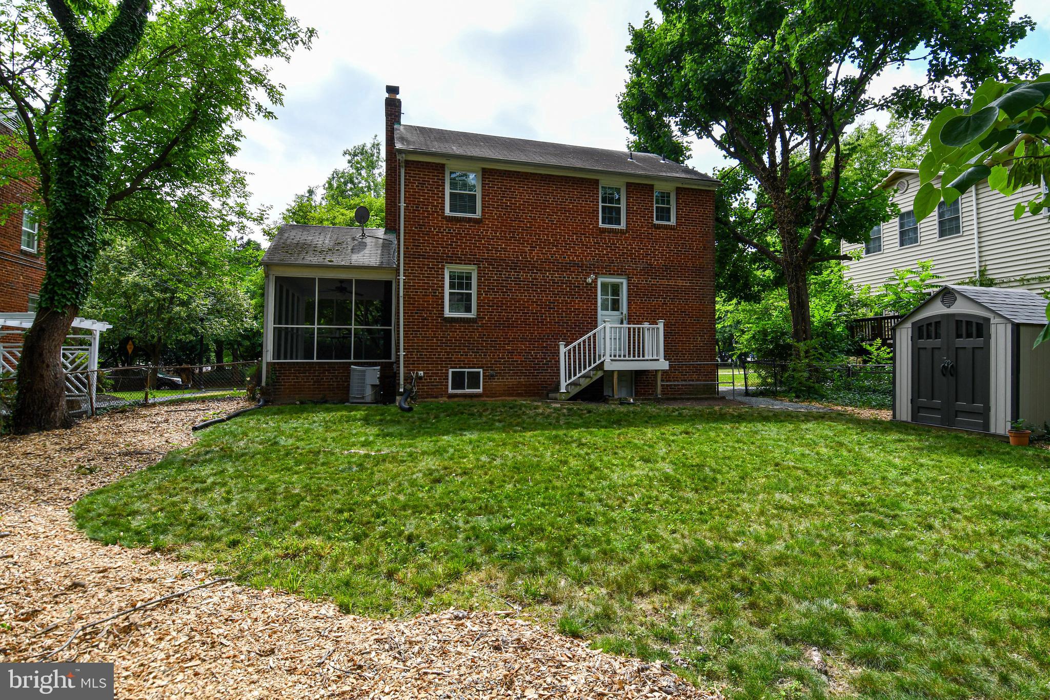 ARLINGTON HEIGHTS - Residential