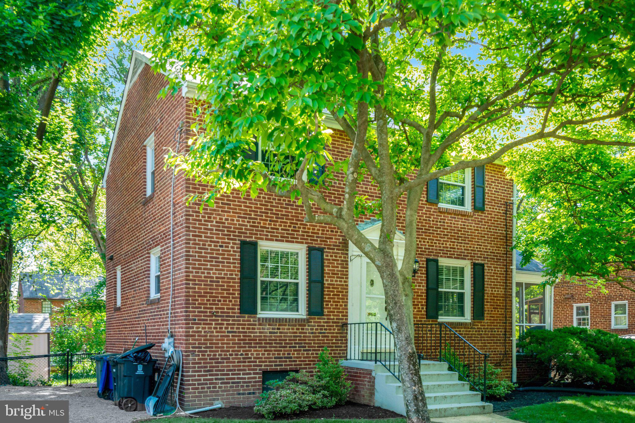 ARLINGTON HEIGHTS - Residential