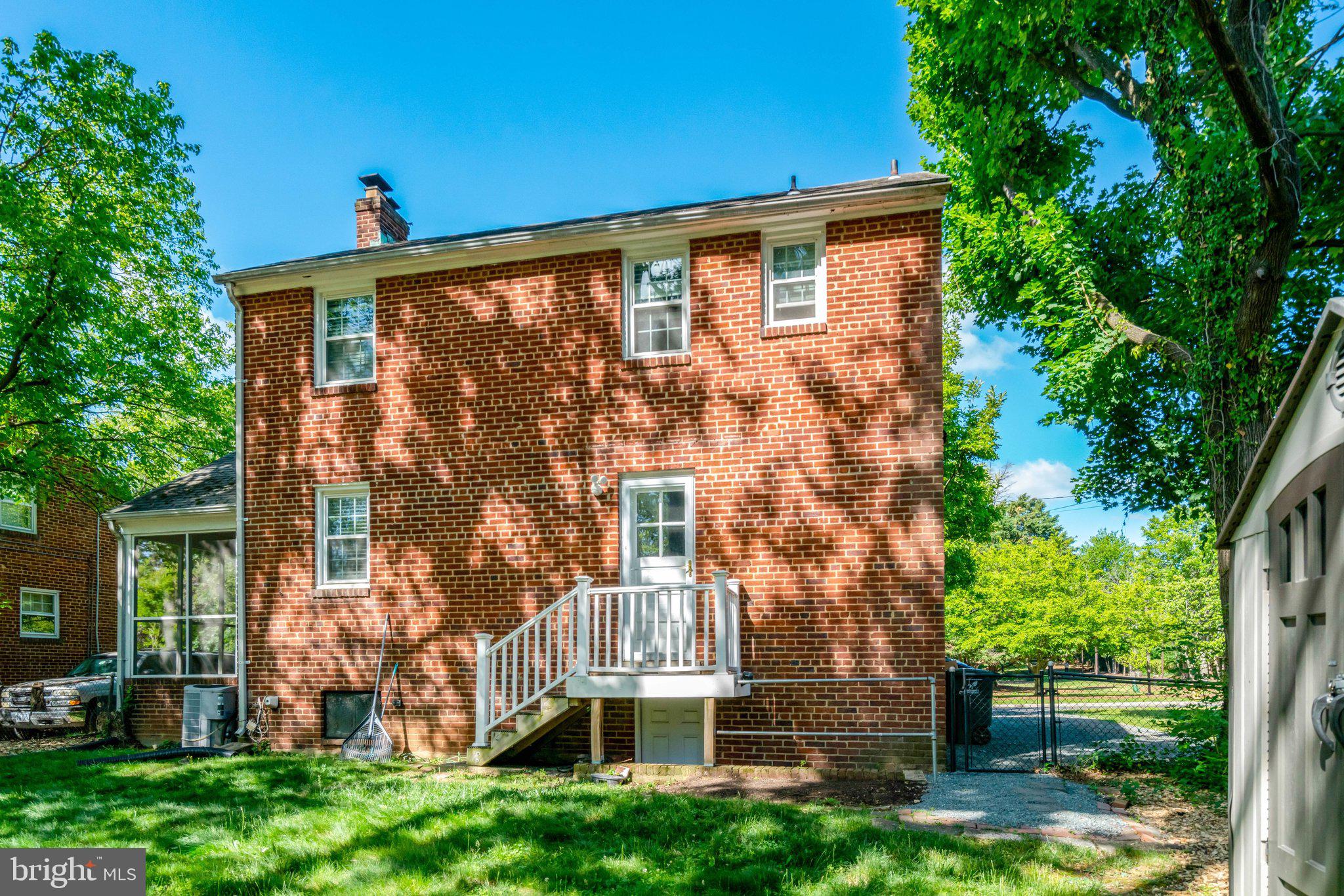 ARLINGTON HEIGHTS - Residential