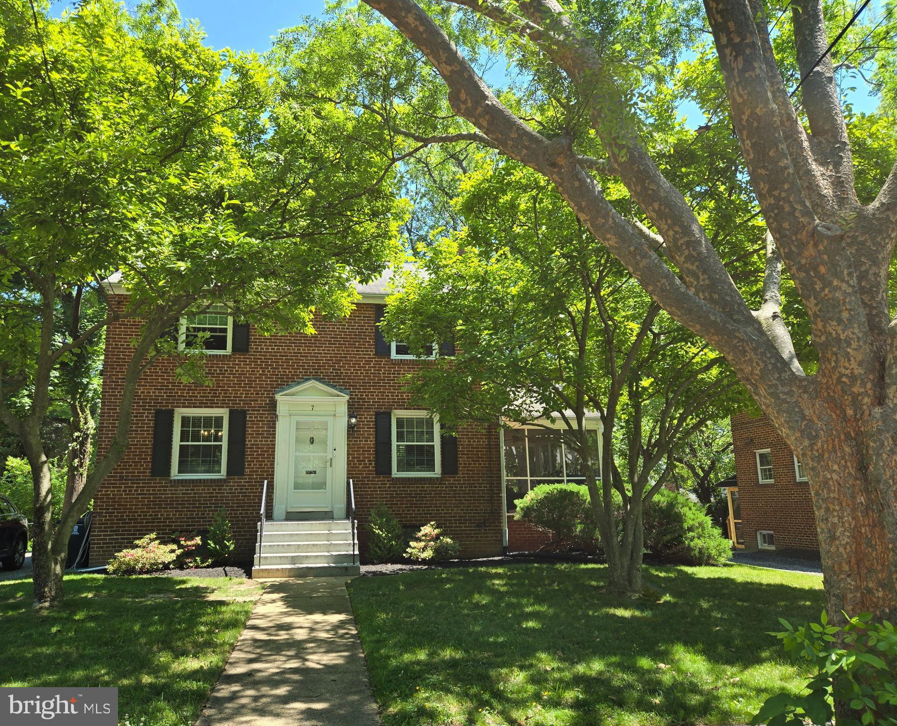 ARLINGTON HEIGHTS - Residential