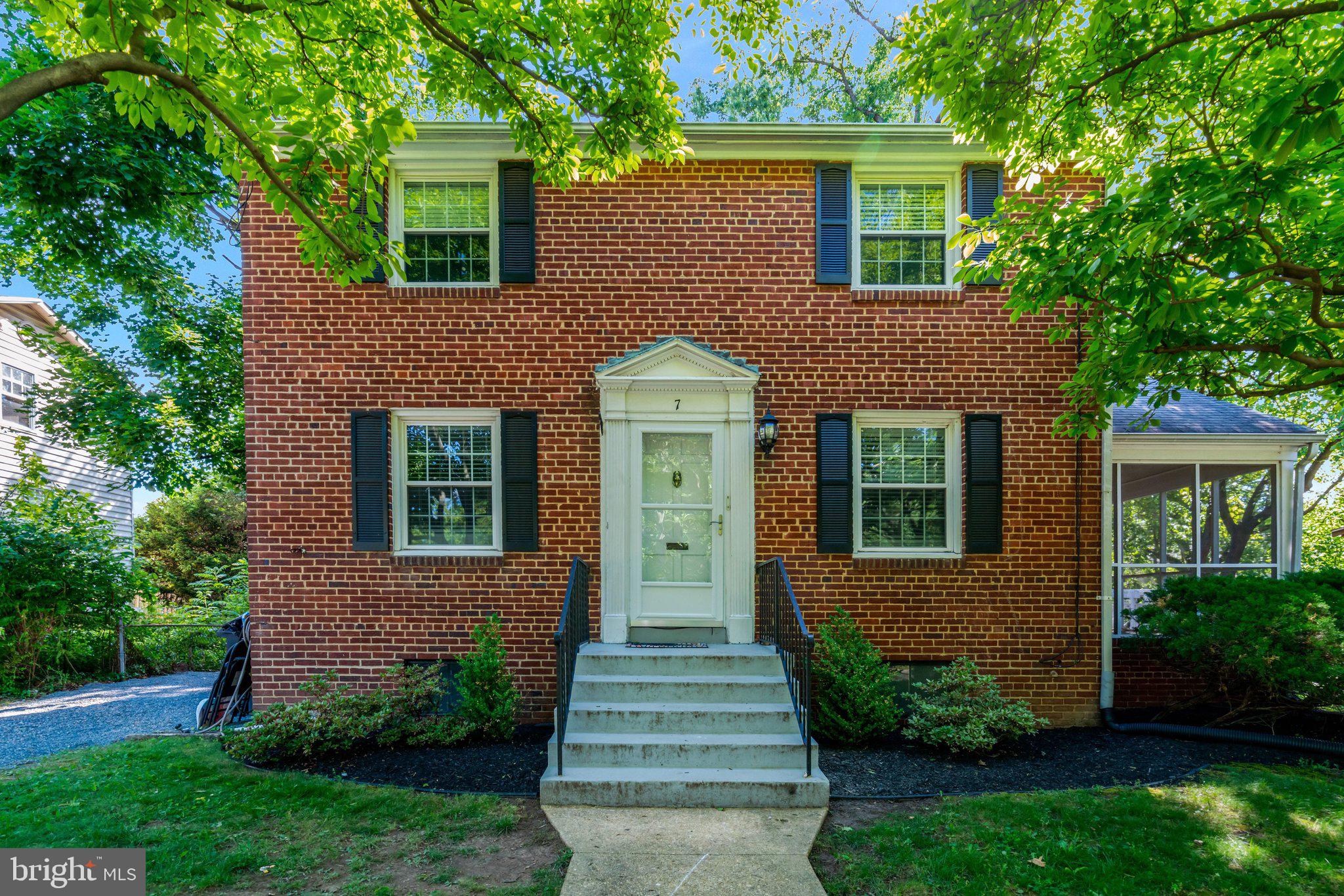 ARLINGTON HEIGHTS - Residential