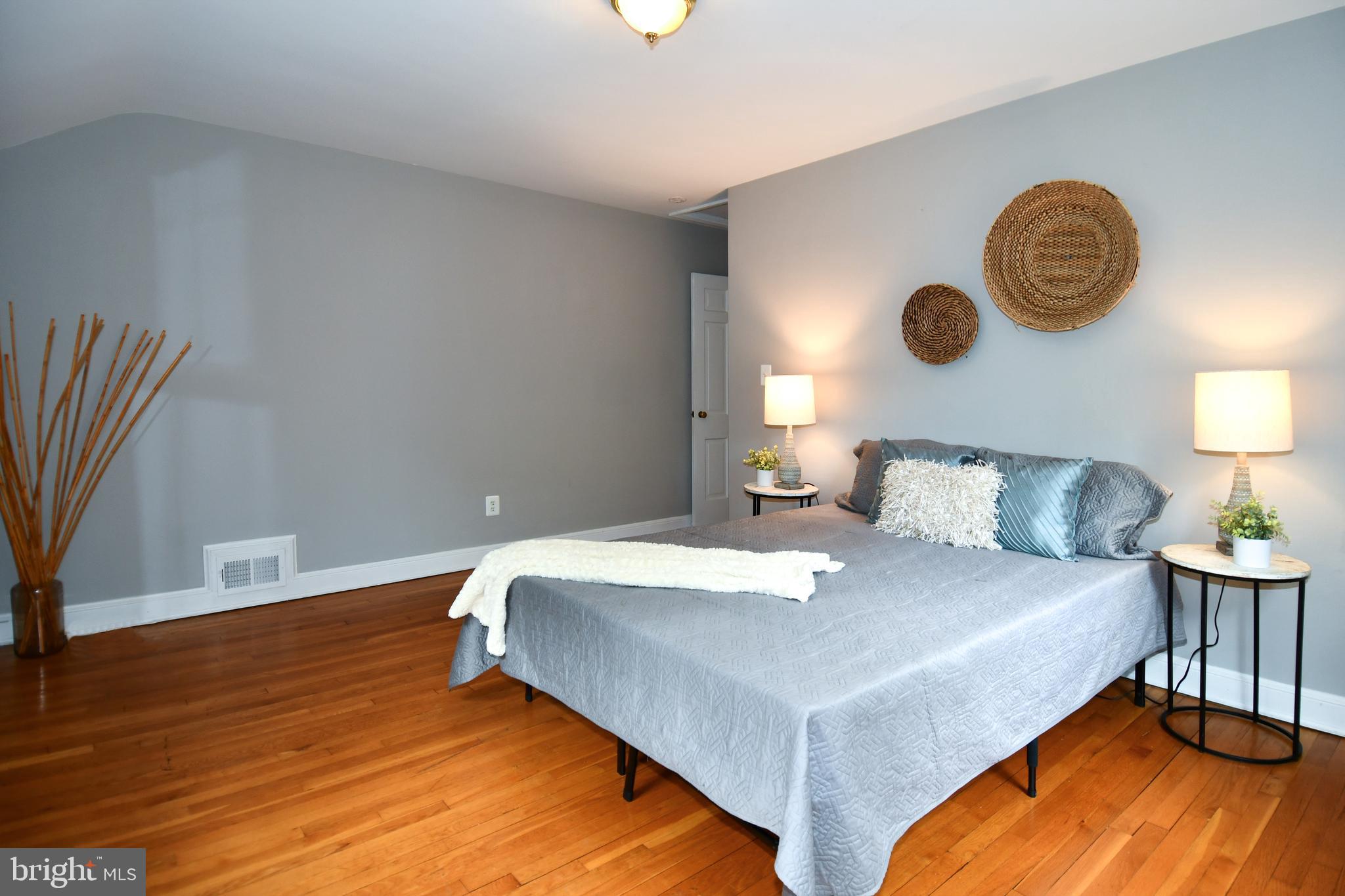 ARLINGTON HEIGHTS - Residential