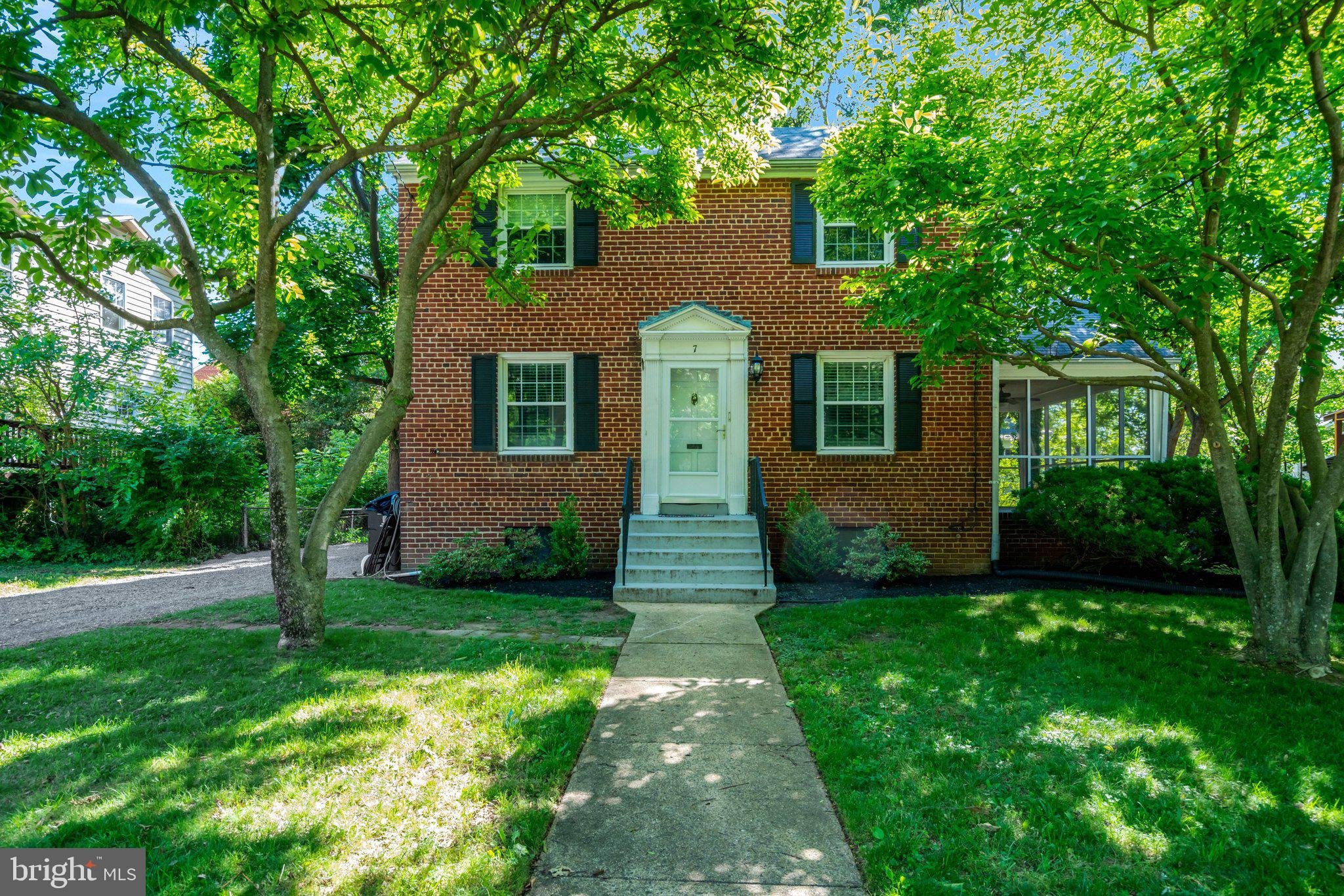 ARLINGTON HEIGHTS - Residential