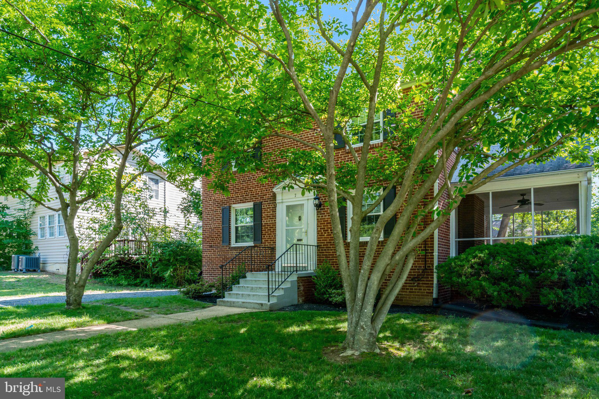 ARLINGTON HEIGHTS - Residential