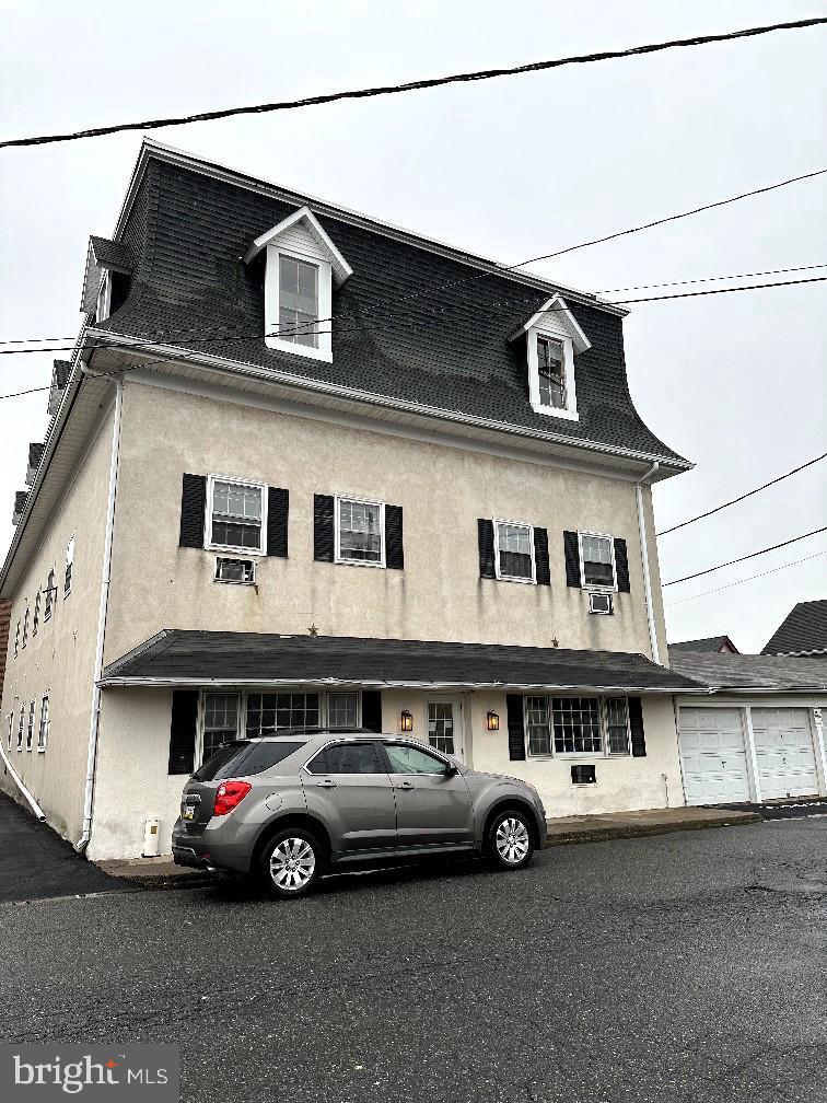 Recently renovated 1 Bedroom apartment with a fully bath in the heart of Quakertown Borough.  Newer hardwood floors throughout.   Laundry on site.  Owner is a PA Licensed Realtor. NO PETS. 1st Month, Last Month, & Security Deposit Due with Certified checks at Lease Signing. Anyone over the age of 18 occupying the property must submit a rental application. Rental Application is attached with a checklist for all required items. Once lease sign signed, tenant's agent must complete a Pre-Occupancy Walk Through Inspection with tenant at Move-In, with video/pictures to be sent to property manager's office.
The application checklist and application are link.  Rent Spree is use for a credit check and background check only.