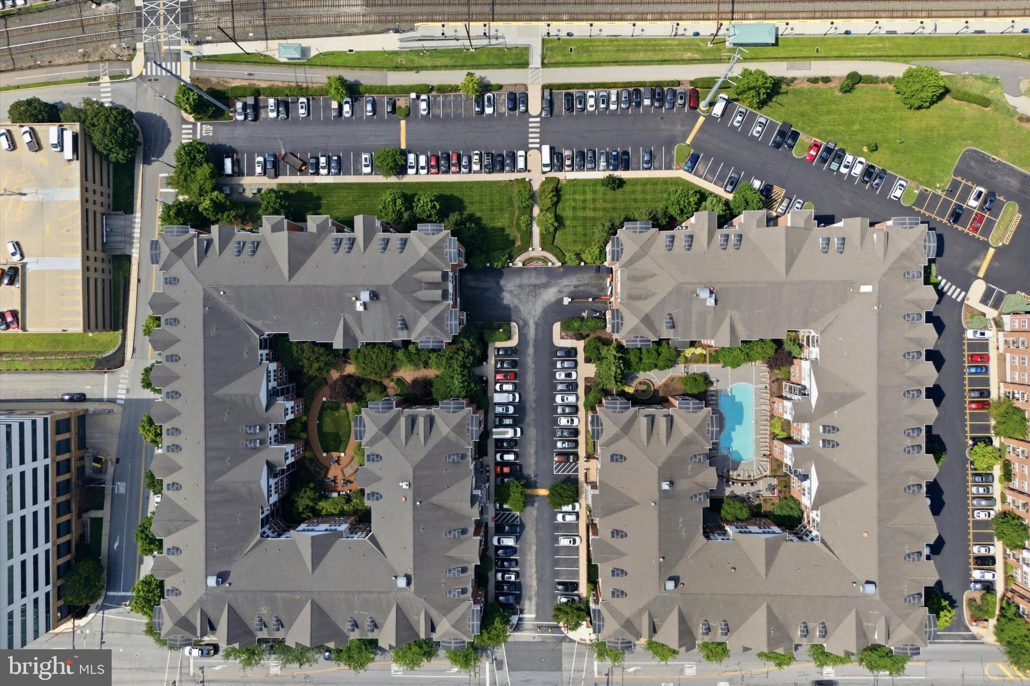 THE GRANDE AT RIVERVIEW - Residential