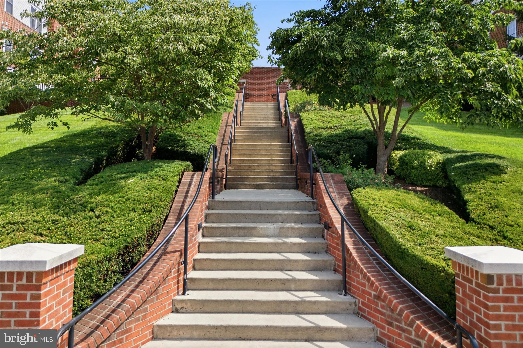 THE GRANDE AT RIVERVIEW - Residential