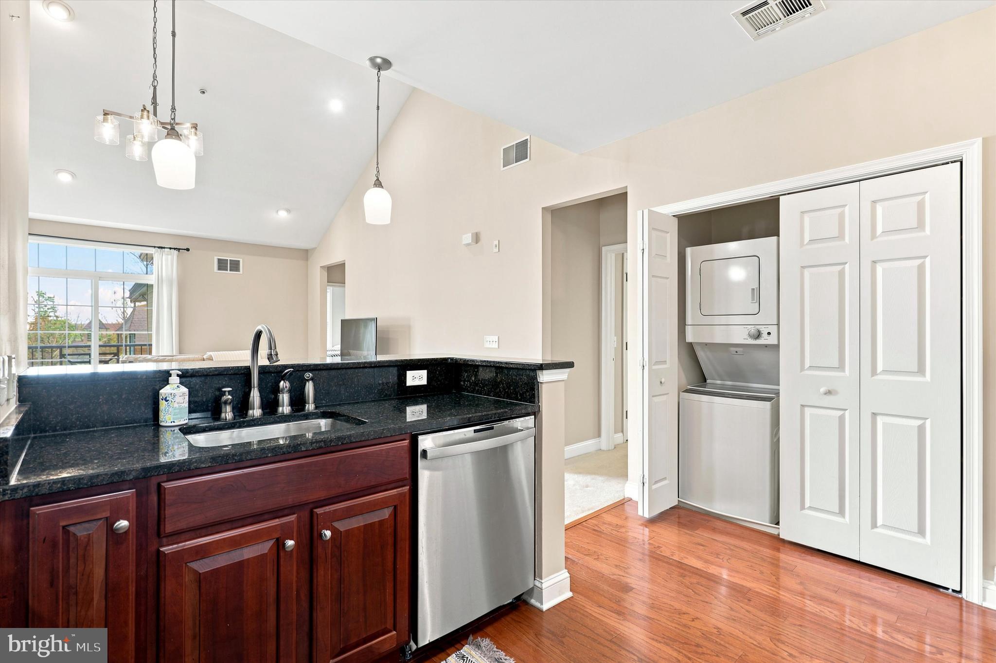 THE GRANDE AT RIVERVIEW - Residential