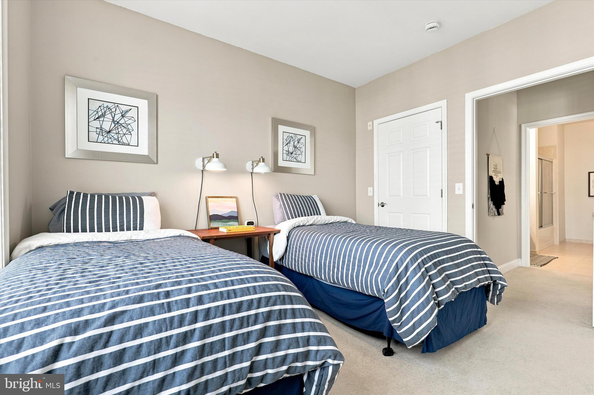 THE GRANDE AT RIVERVIEW - Residential