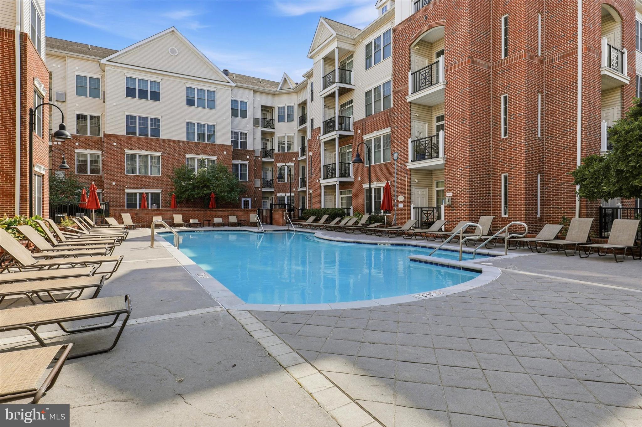 THE GRANDE AT RIVERVIEW - Residential